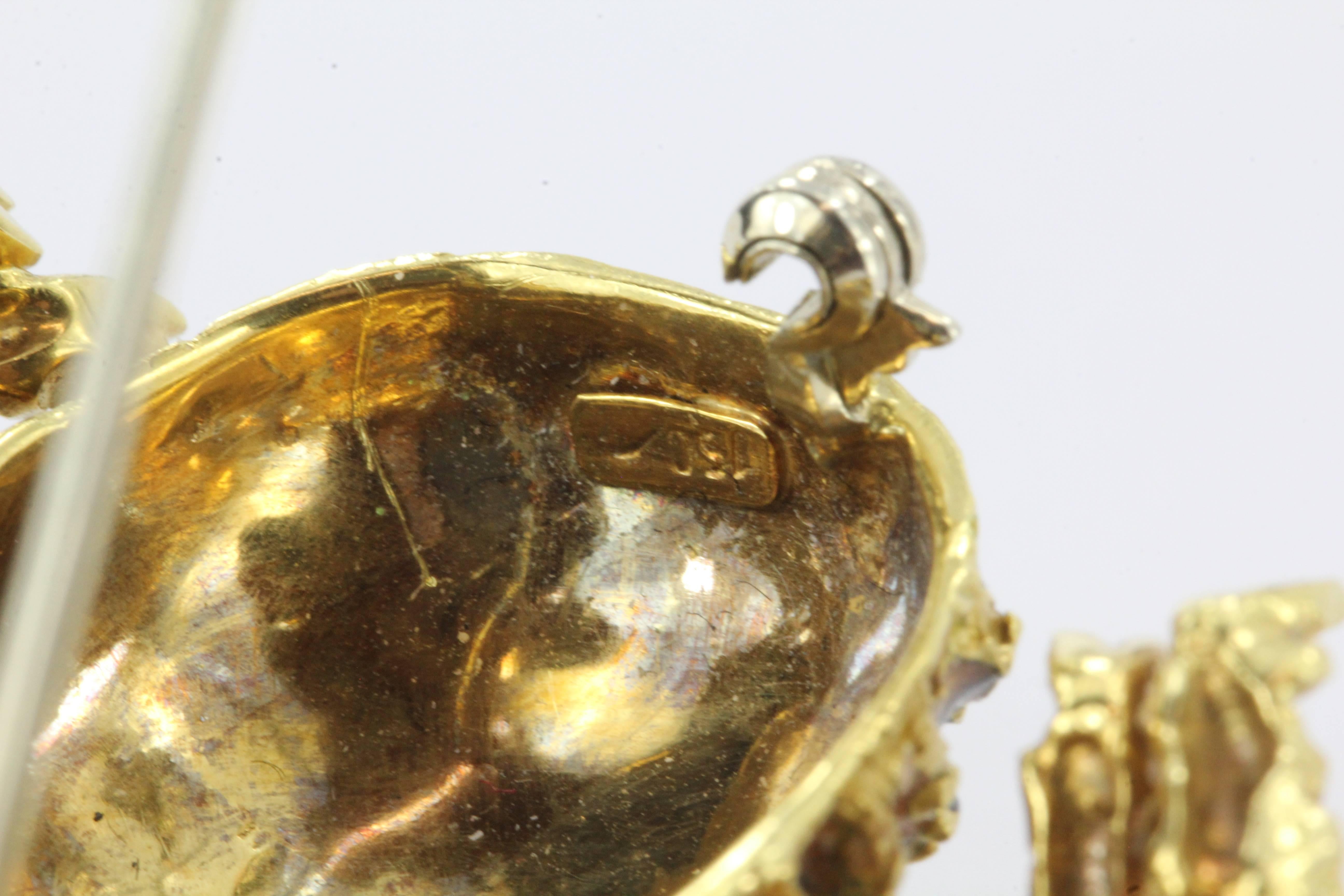 Impressive Handmade Enamel Emerald Diamond Gold Bee Pin In New Condition In Cape May, NJ
