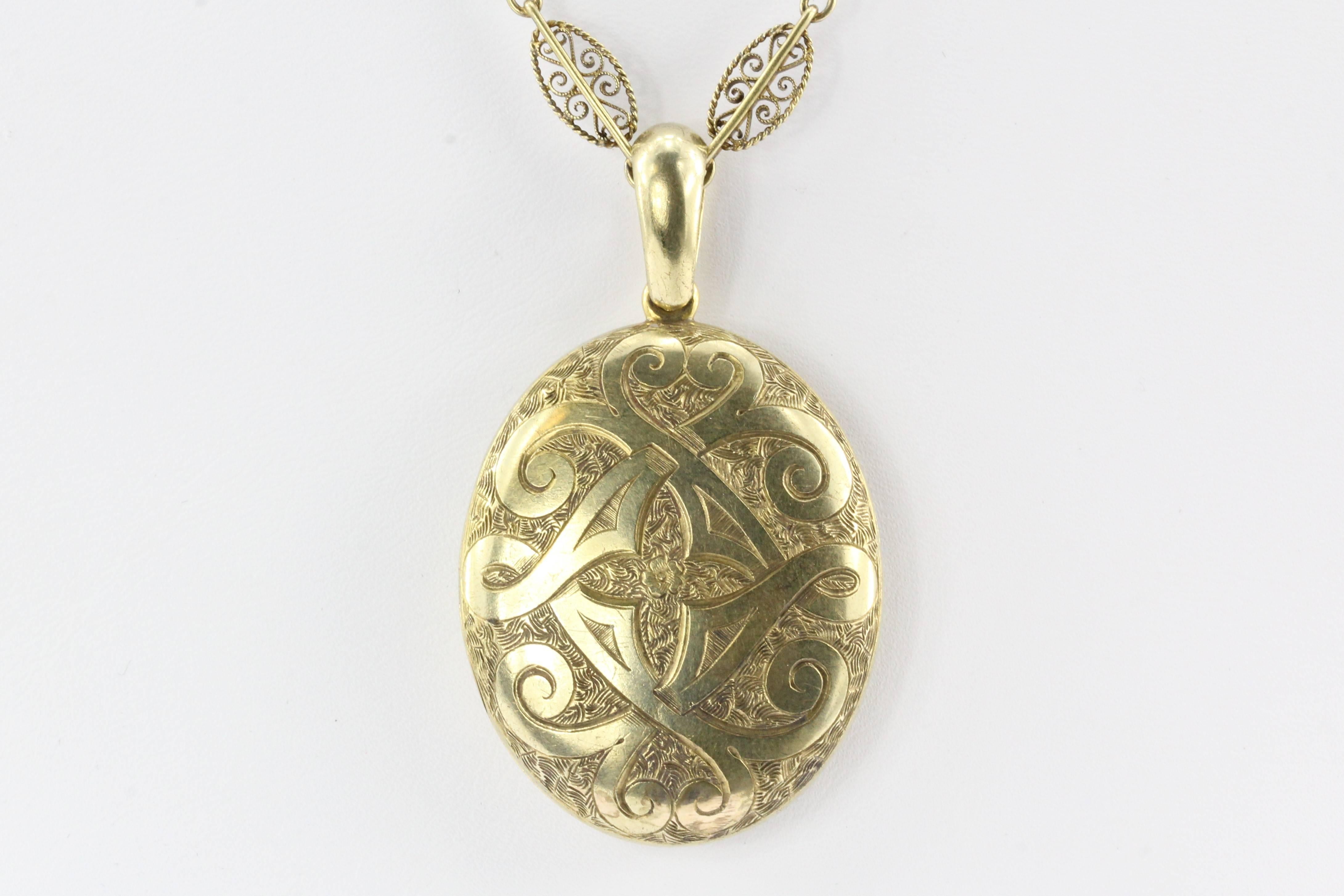Late Victorian Victorian Gothic Revival Oval Gold Locket and Filigree Necklace, circa 1890