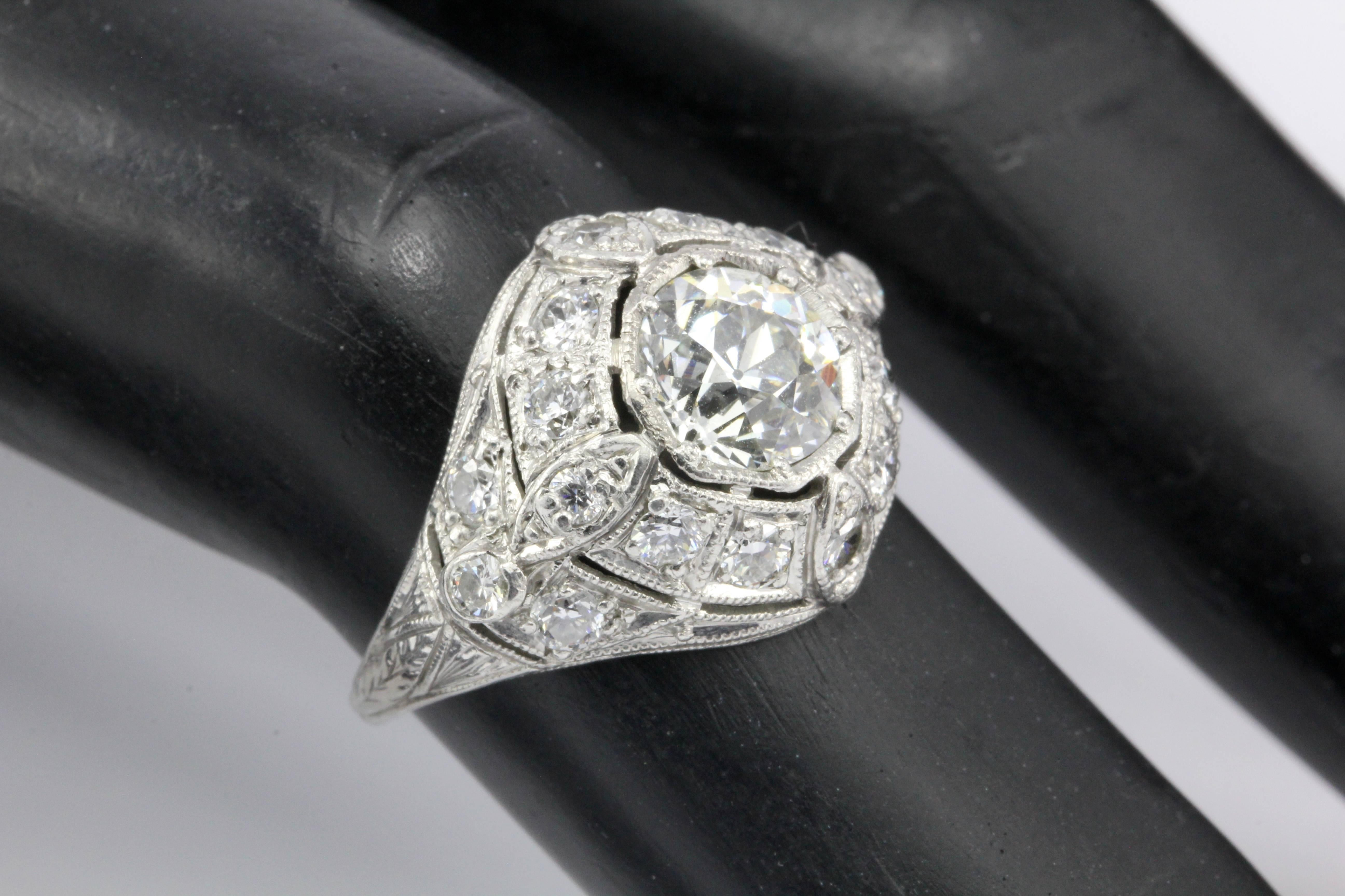 Art Deco Platinum 1.15 Carat Old European Cut Engagement Ring, circa 1920s 3