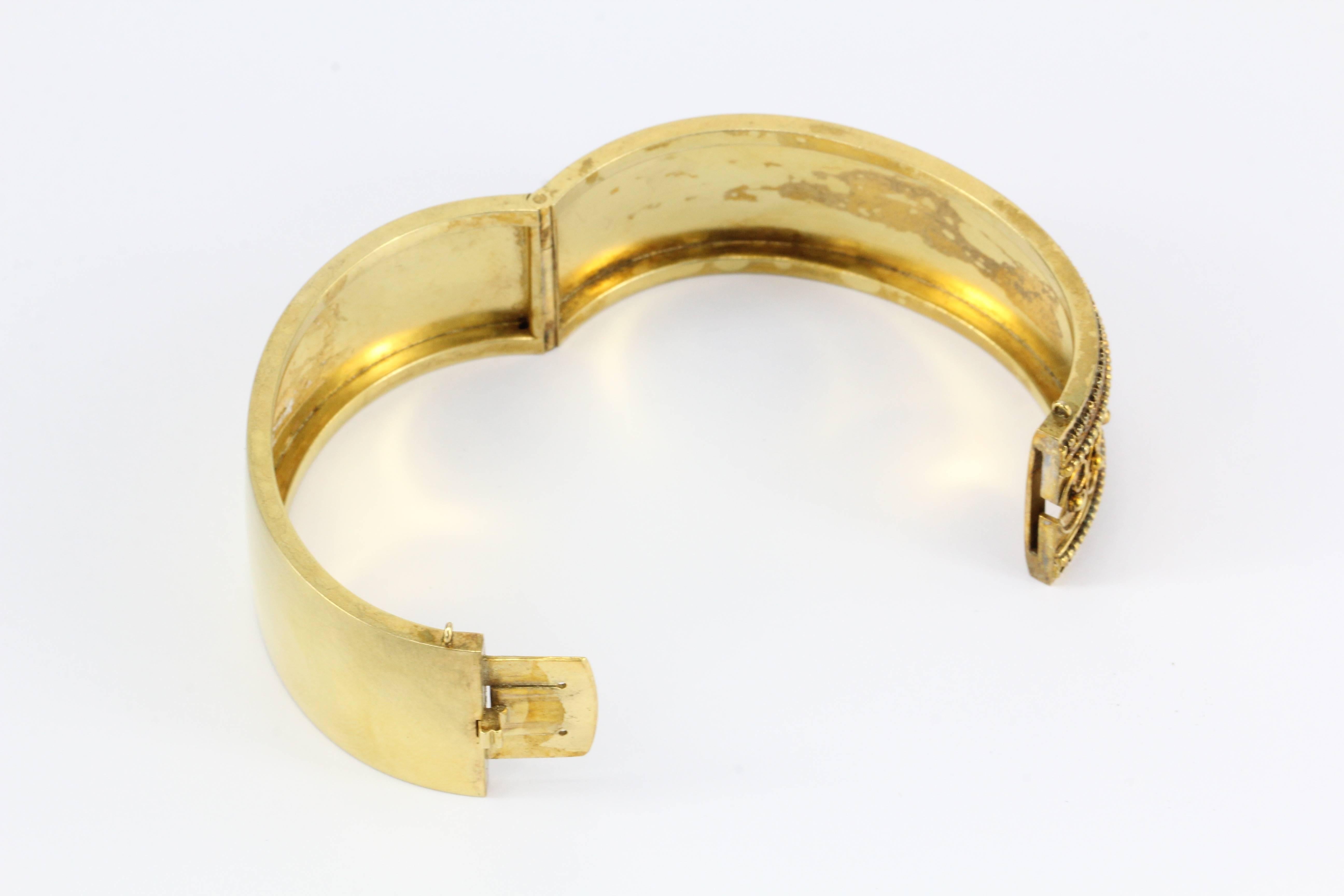 Victorian Etruscan Revival 15K Yellow Gold Bangle, circa 1880s 3