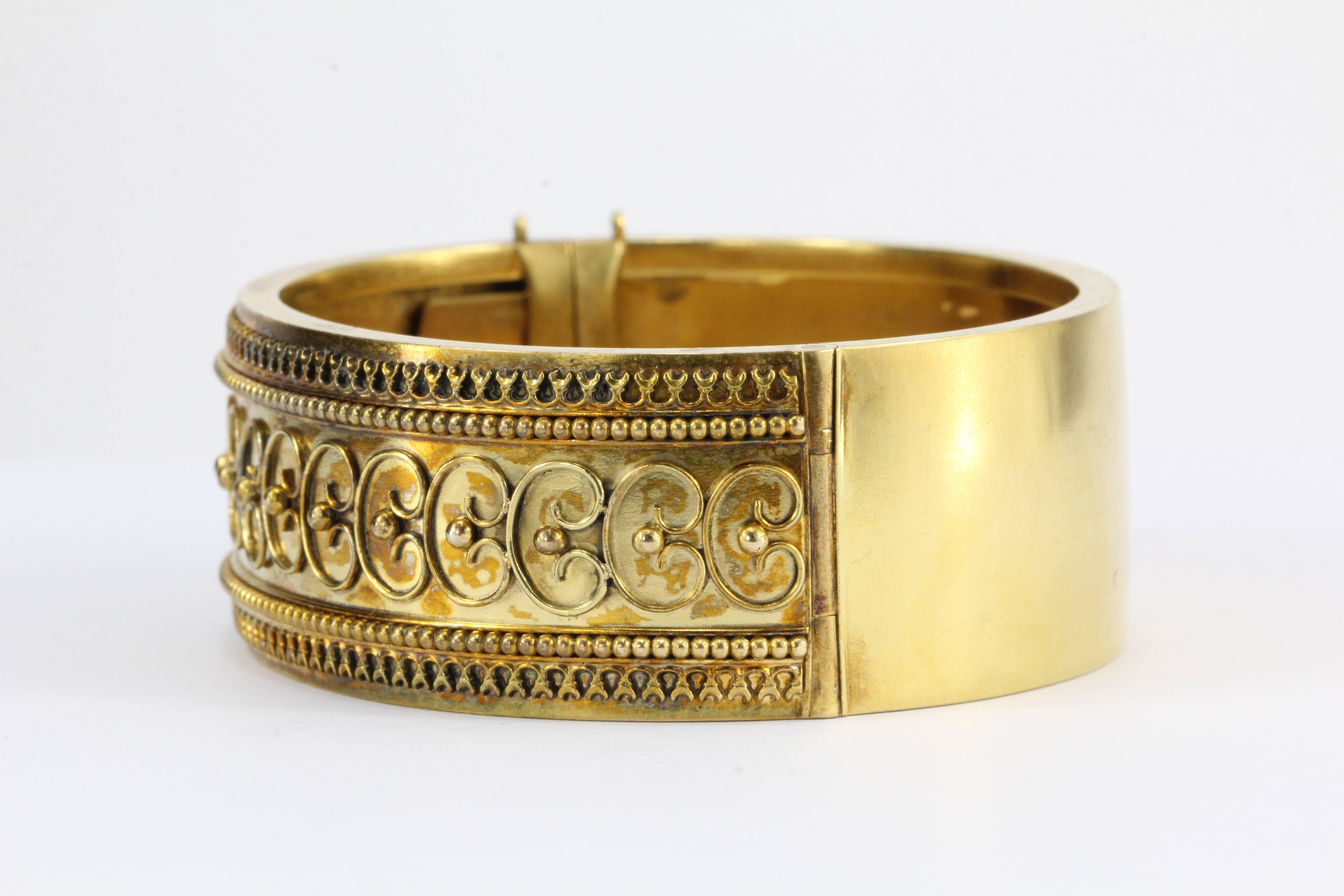 Victorian Etruscan Revival 15K Yellow Gold Bangle, circa 1880s In Excellent Condition In Cape May, NJ