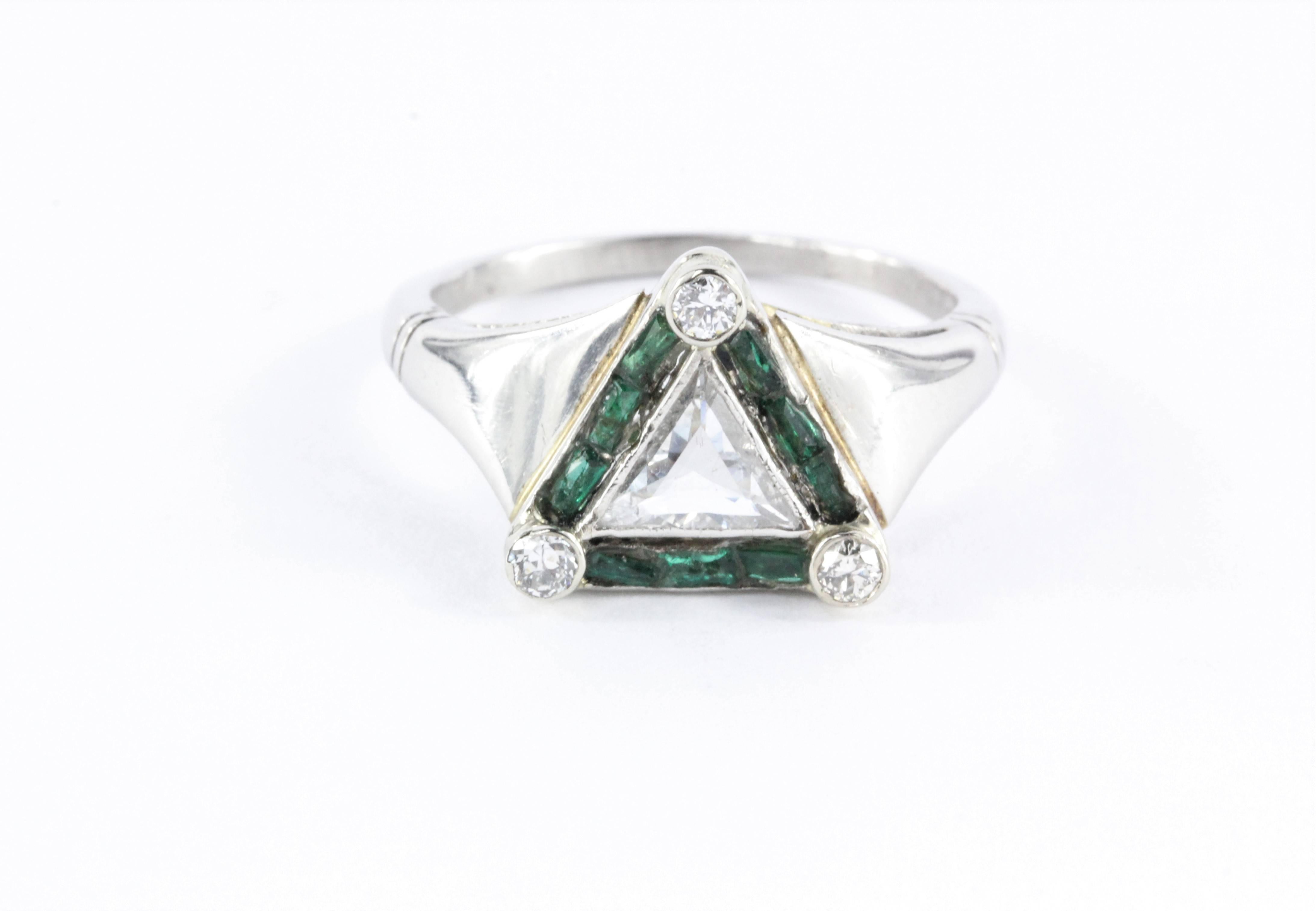 Women's or Men's Art Deco Emerald Rare Trillion Cut Diamond Platinum Engagement Ring
