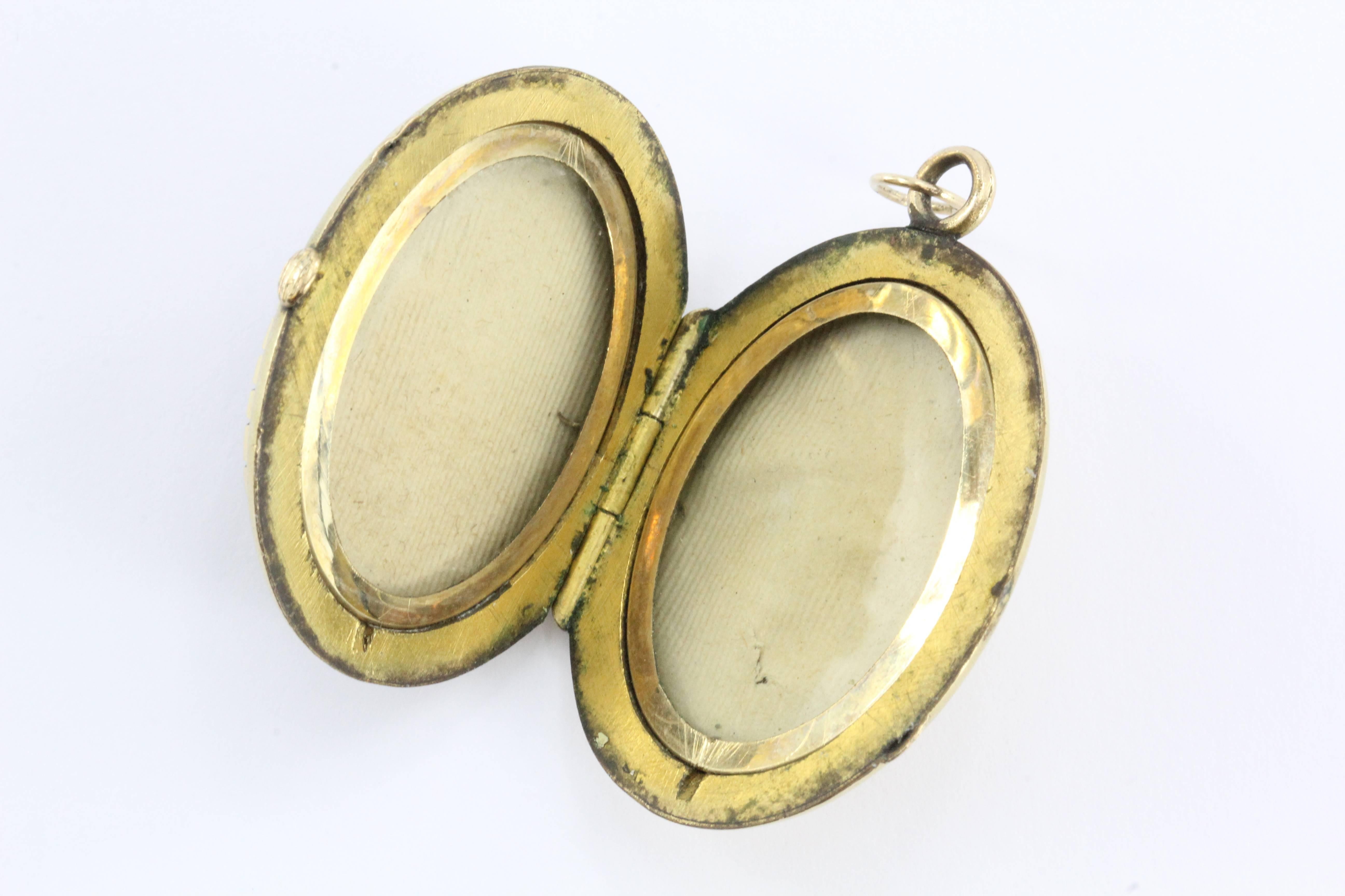 Victorian Antique Seed Pearl Gold Locket In Excellent Condition In Cape May, NJ