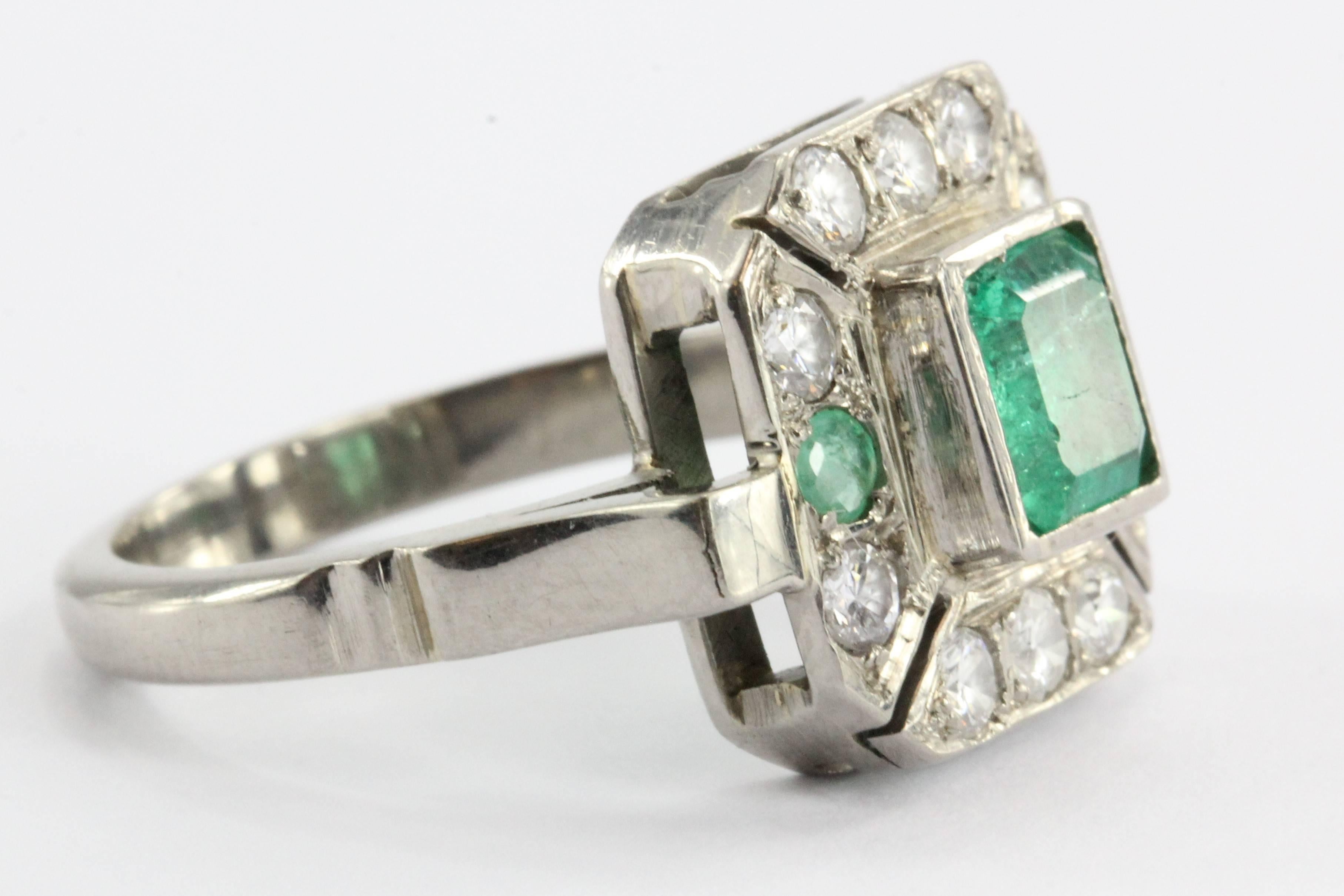 Art Deco Emerald Diamond Platinum Engagement Ring In Excellent Condition In Cape May, NJ