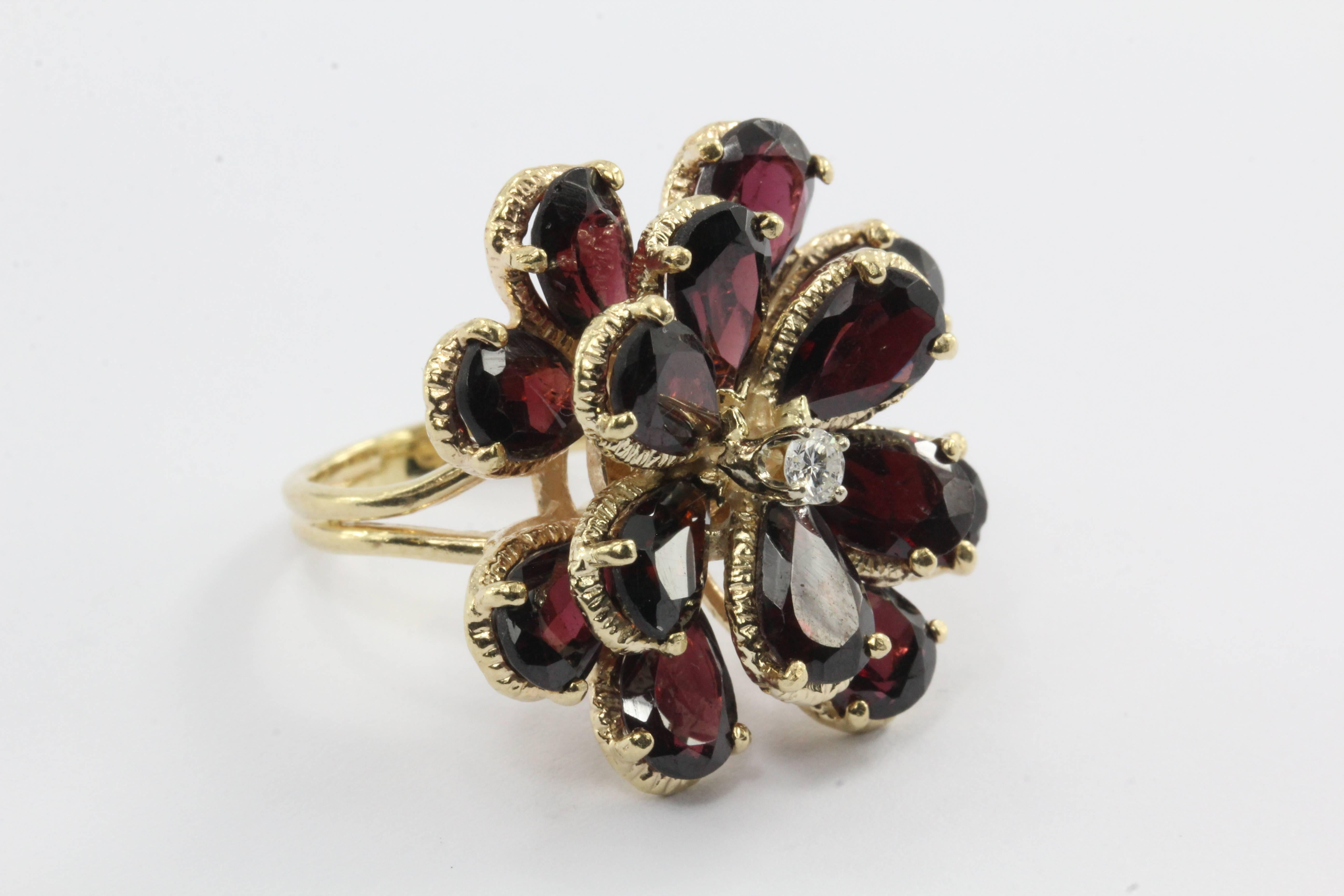 Retro Chunky 14K Gold Floral Flower Garnet and Diamond Ring In Excellent Condition In Cape May, NJ