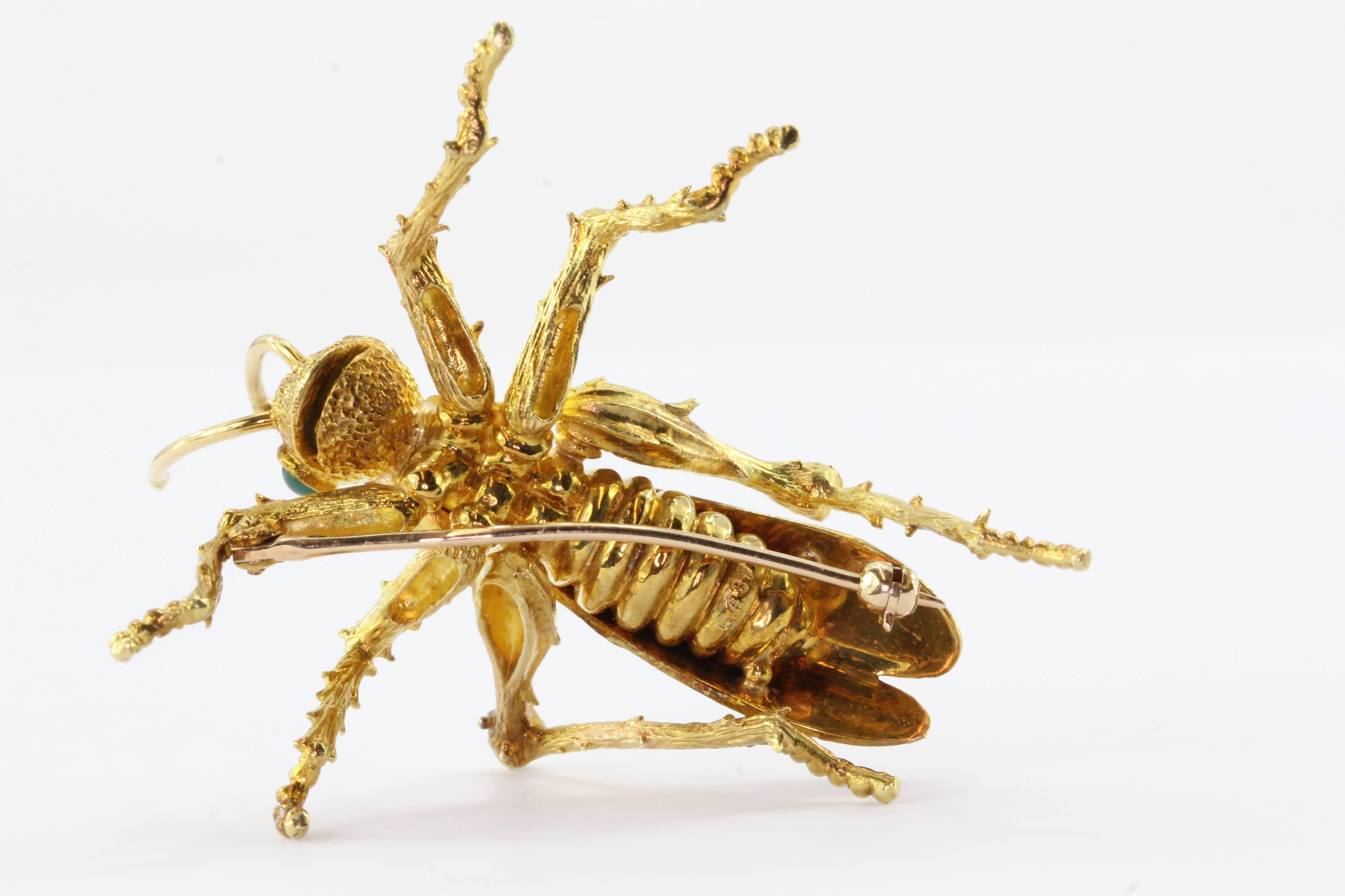  Kurt Wayne Emerald Gold Naturalistic Grasshopper Brooch Pin In Excellent Condition In Cape May, NJ