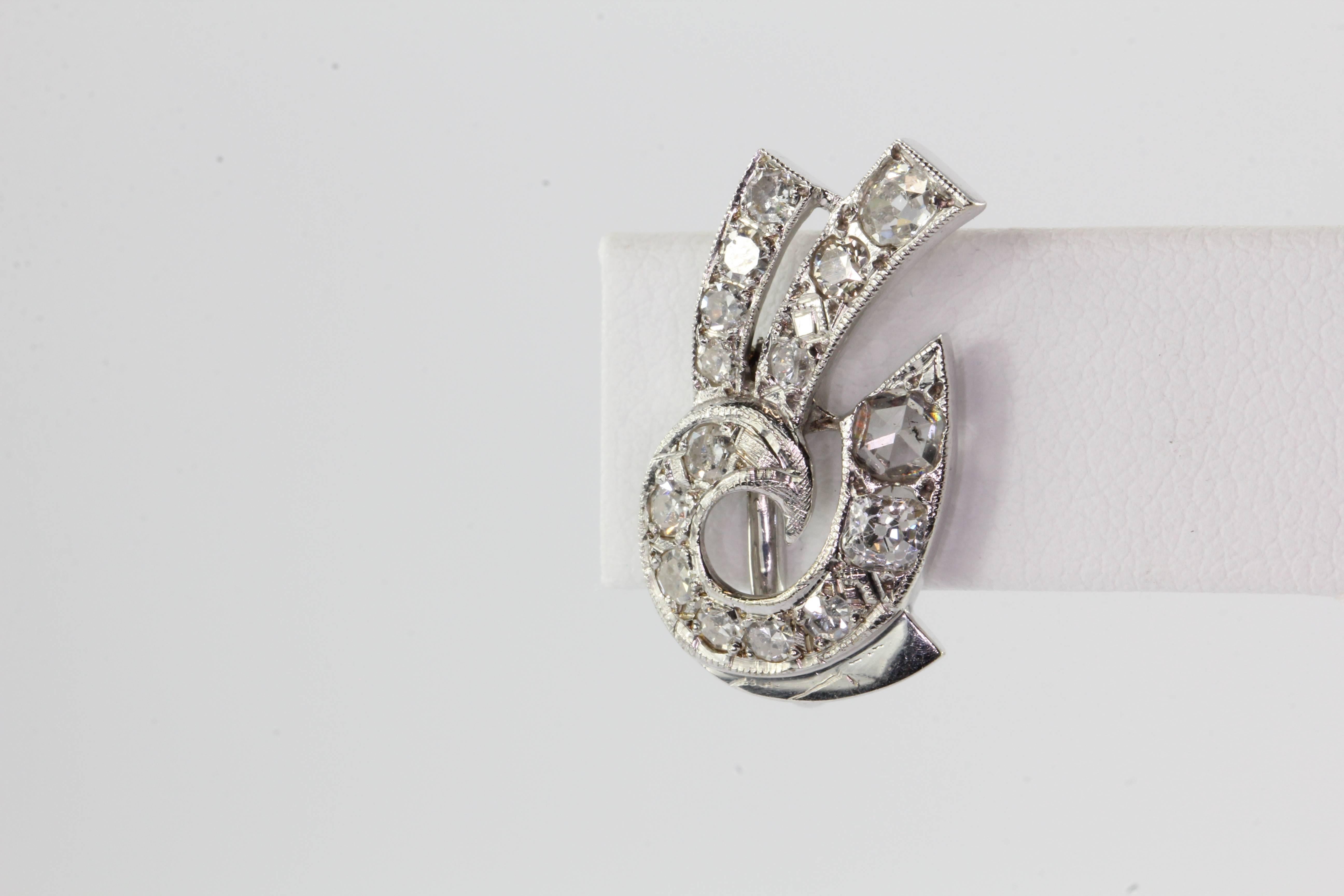 Boucles d'oreilles Art déco en or blanc et diamants taille rose Excellent état - En vente à Cape May, NJ
