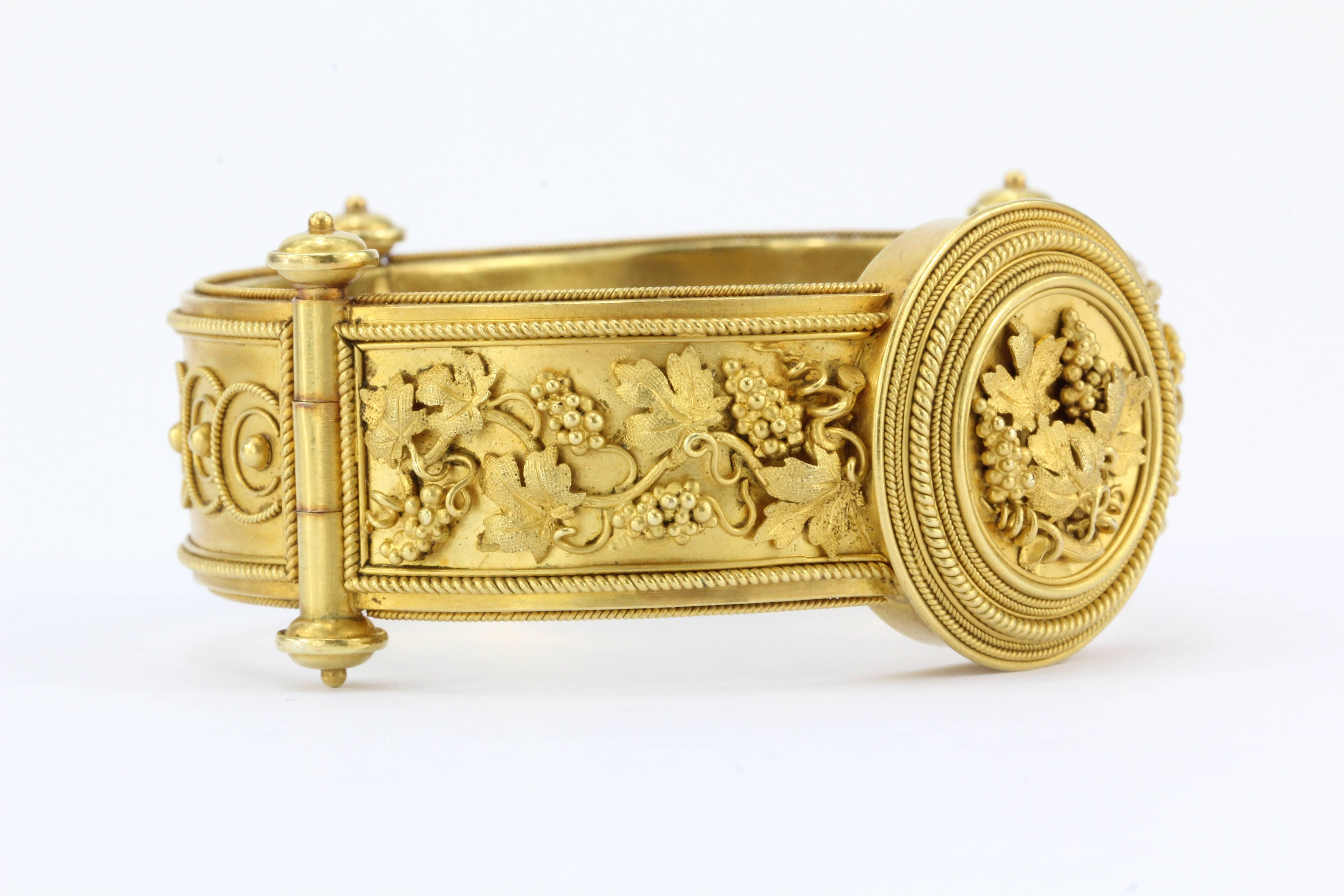 Victorian Gold Etruscan Revival Bracelet, circa 1870 In Excellent Condition In Cape May, NJ