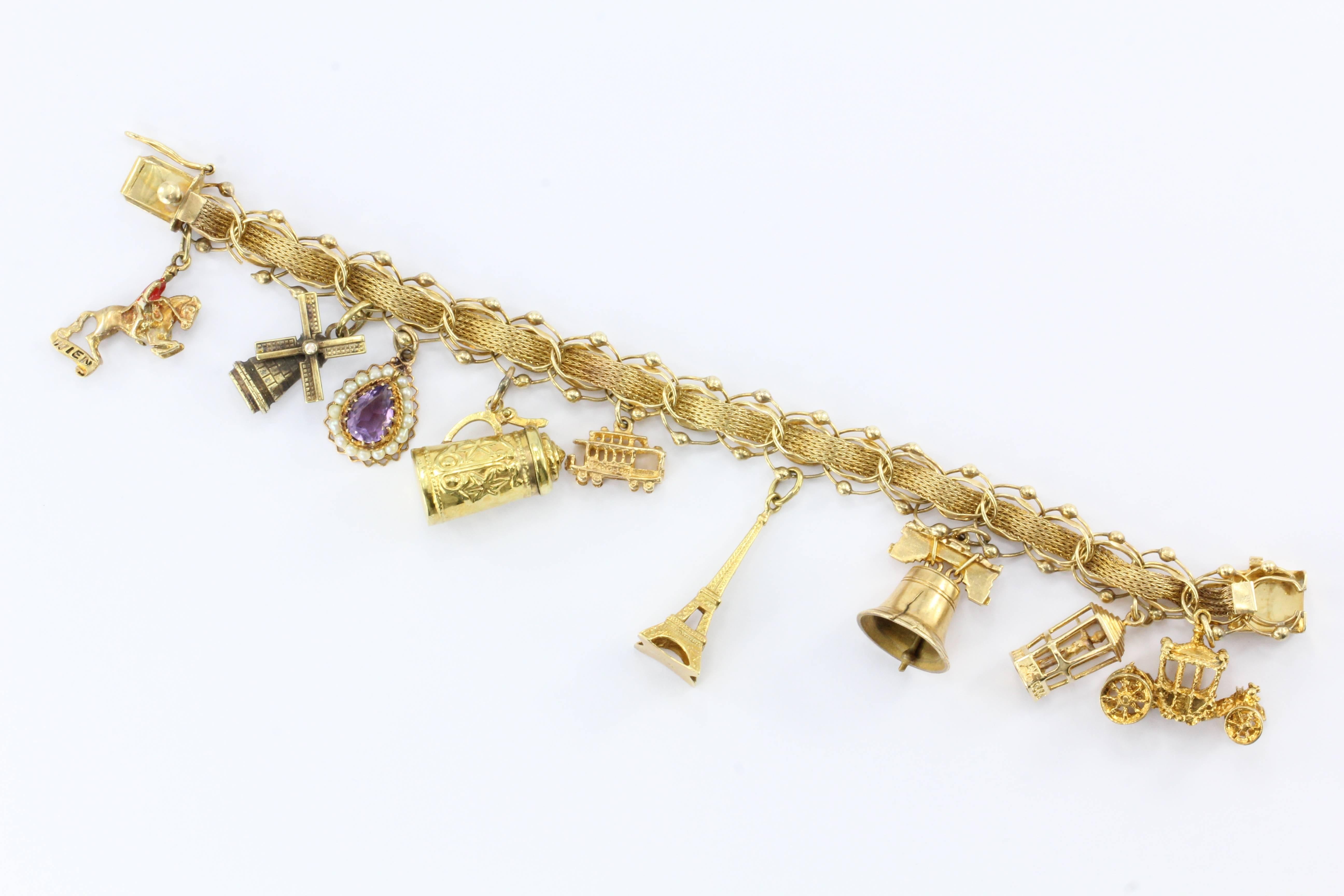 Gold World Traveler Charm Bracelet w/ 9 Charms c.1970 2