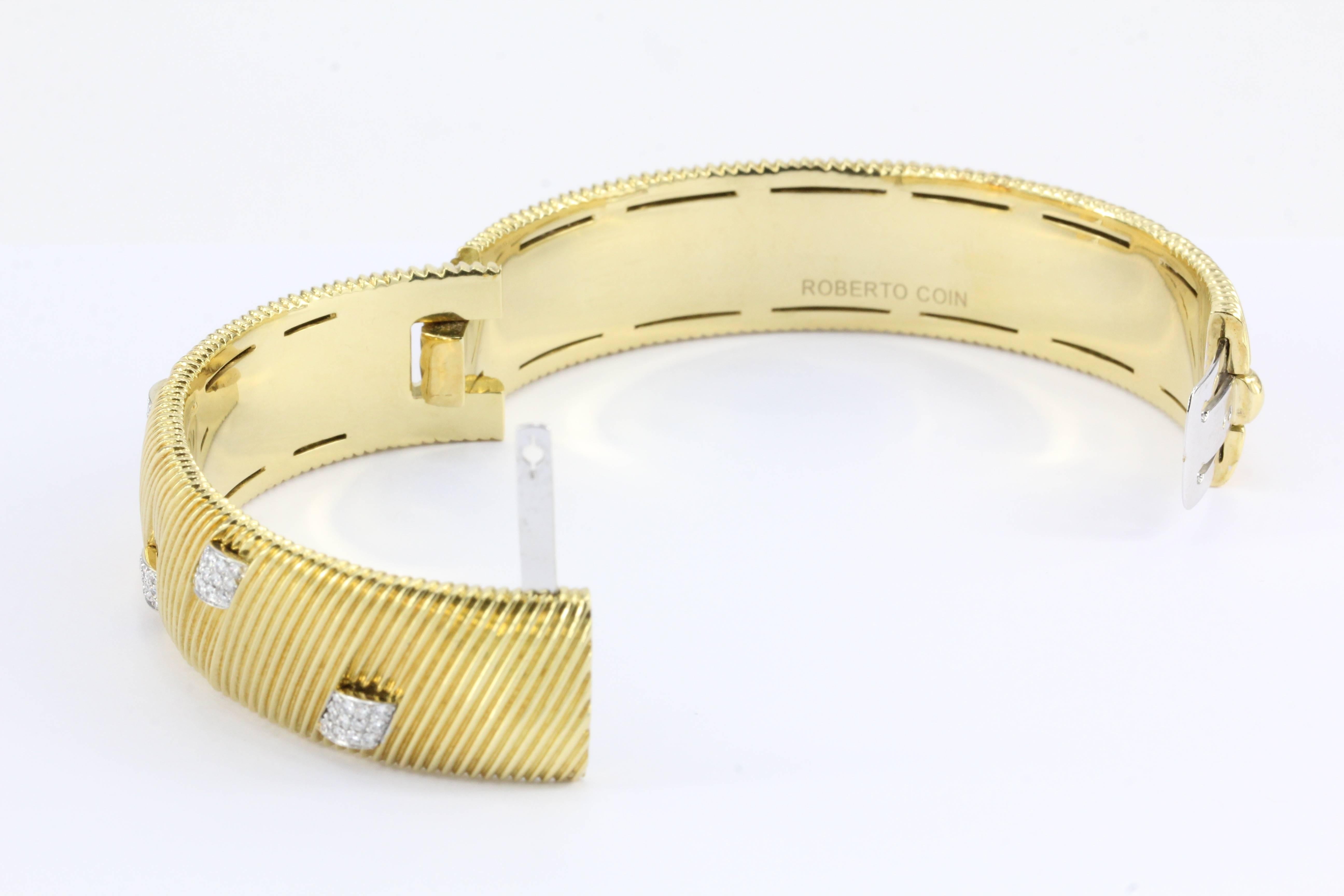 Roberto Coin Appassionata Collection Yellow Gold Diamond Bangle Bracelet In Excellent Condition In Cape May, NJ