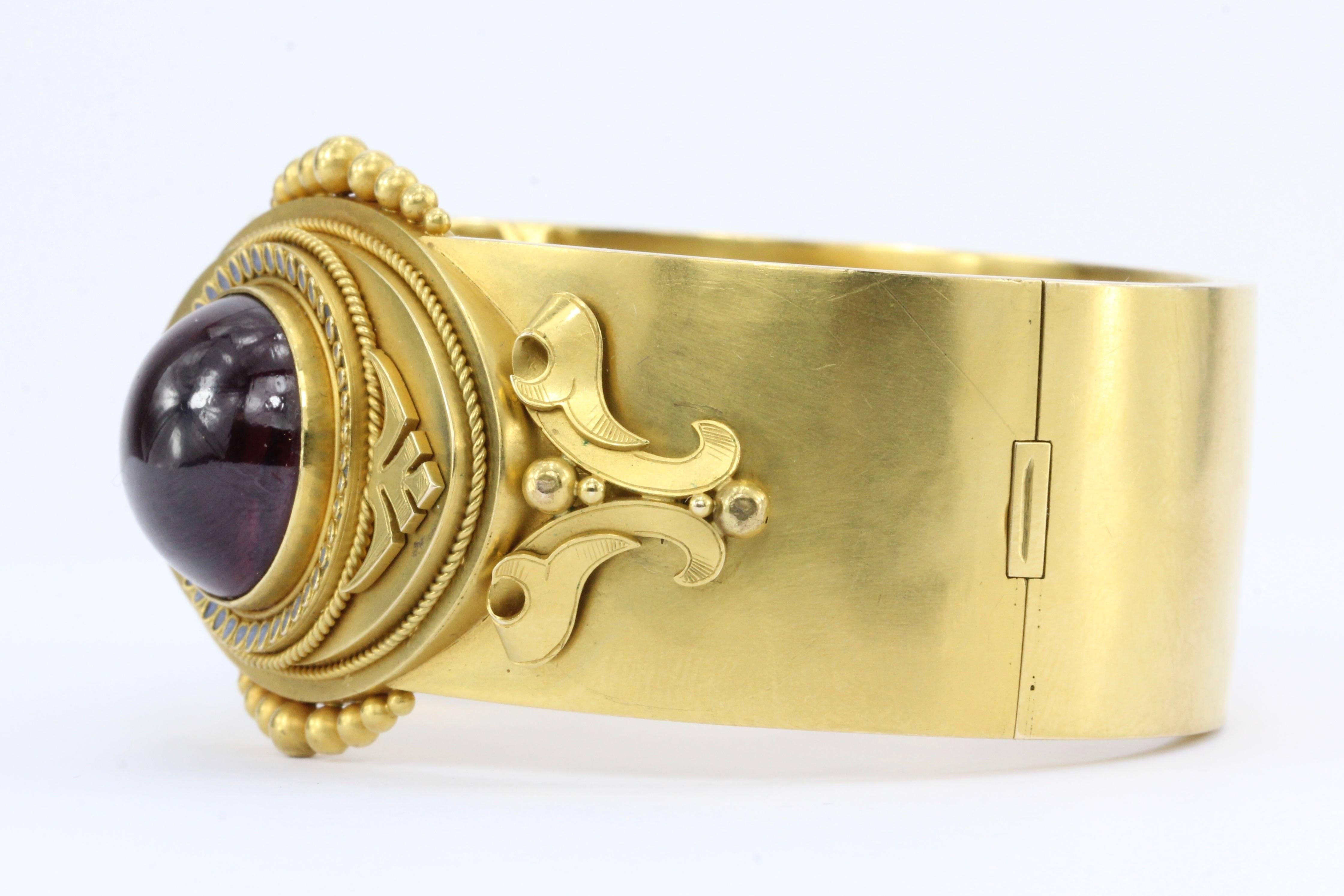 Victorian Scottish Gold Garnet Carbuncle Enamel Bangle Bracelet, circa 1860s In Excellent Condition In Cape May, NJ