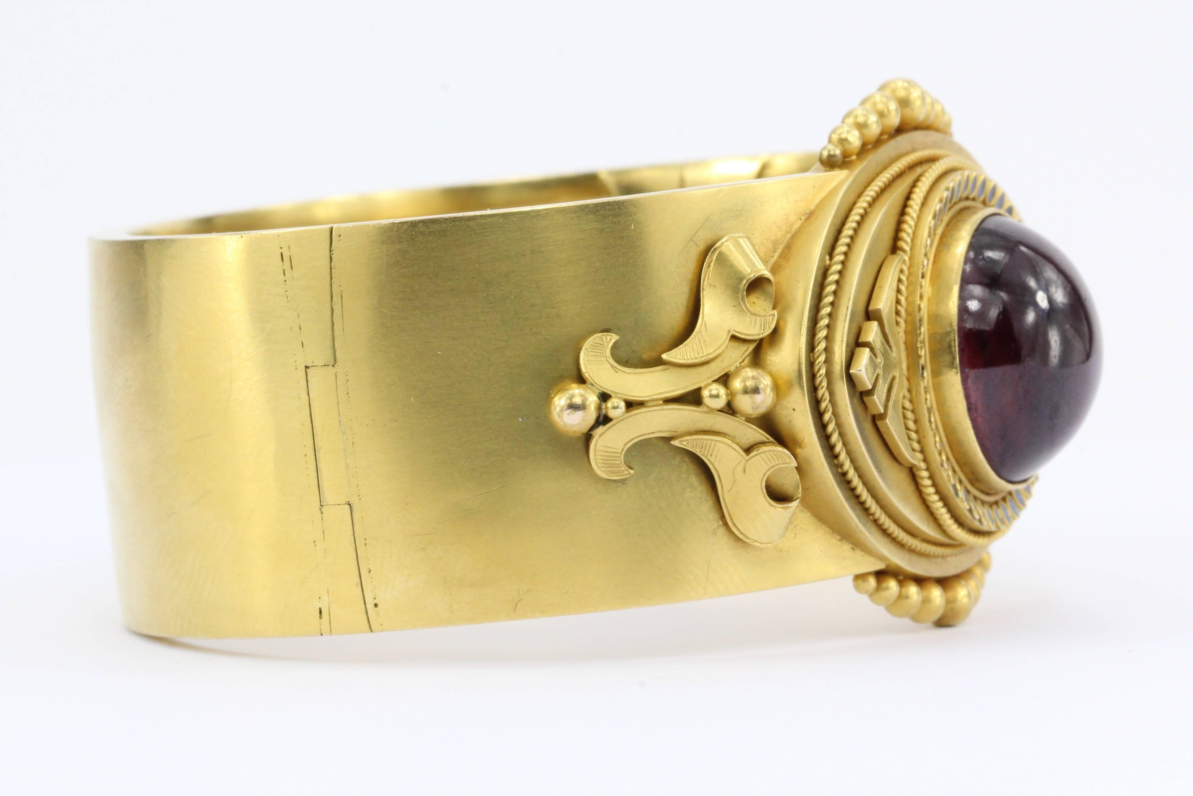 Women's Victorian Scottish Gold Garnet Carbuncle Enamel Bangle Bracelet, circa 1860s