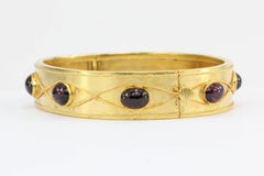 Victorian 15 Karat Gold Garnet Carbuncle Bangle Bracelet, circa 1870