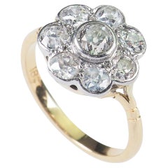Art Deco Verlobungsring mit Diamantengruppe (1920)