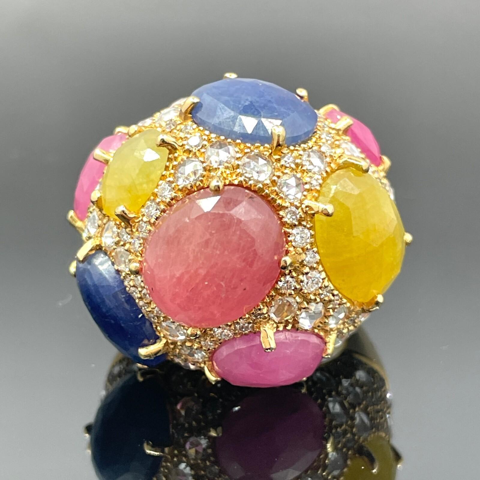 Cabochon Anello Verdi con zaffiro multicolore cabochon e diamante in oro rosa 18k 28,85ctw Italia in vendita