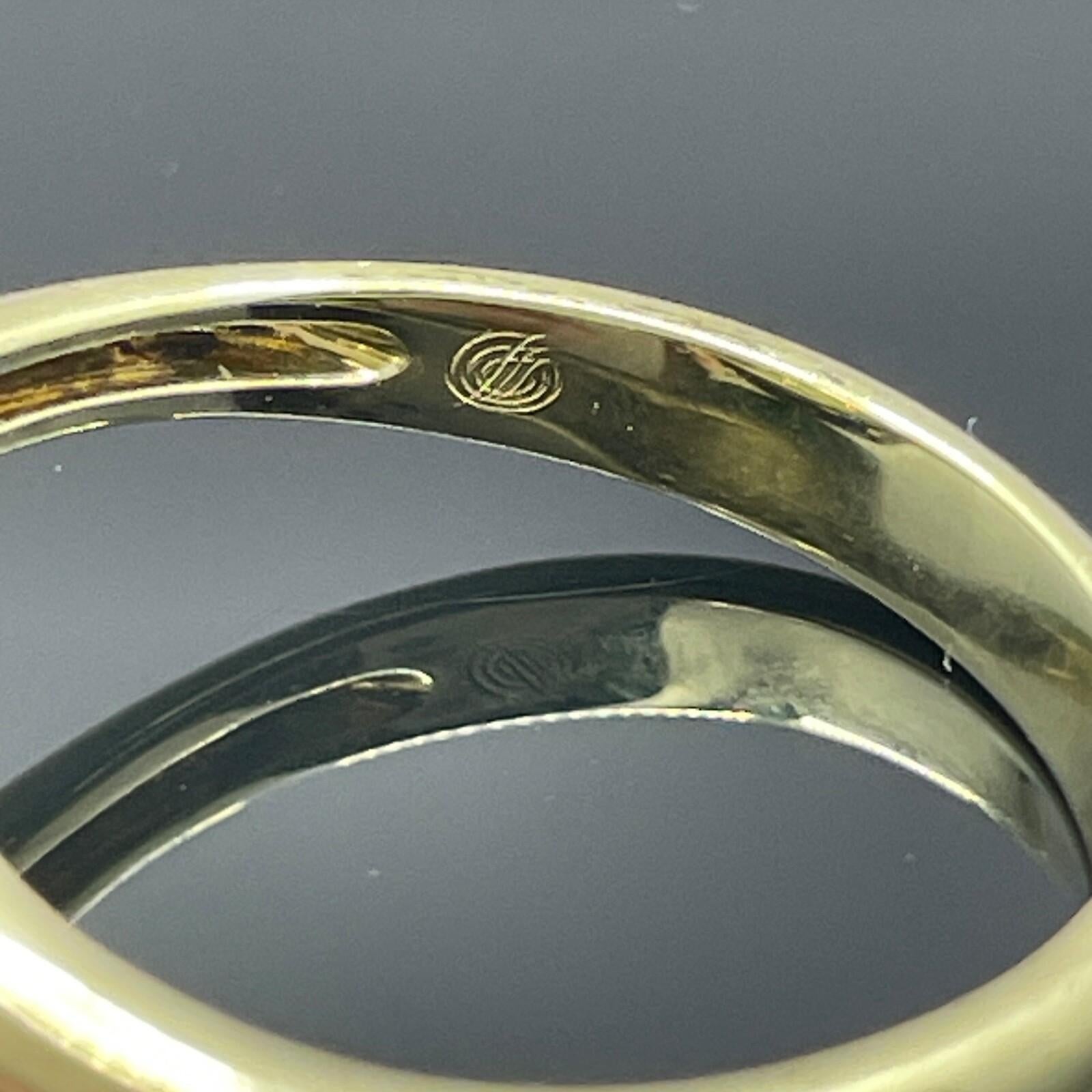 Taille brillant Bague de style signet en or jaune 14k avec diamants de designer en vente