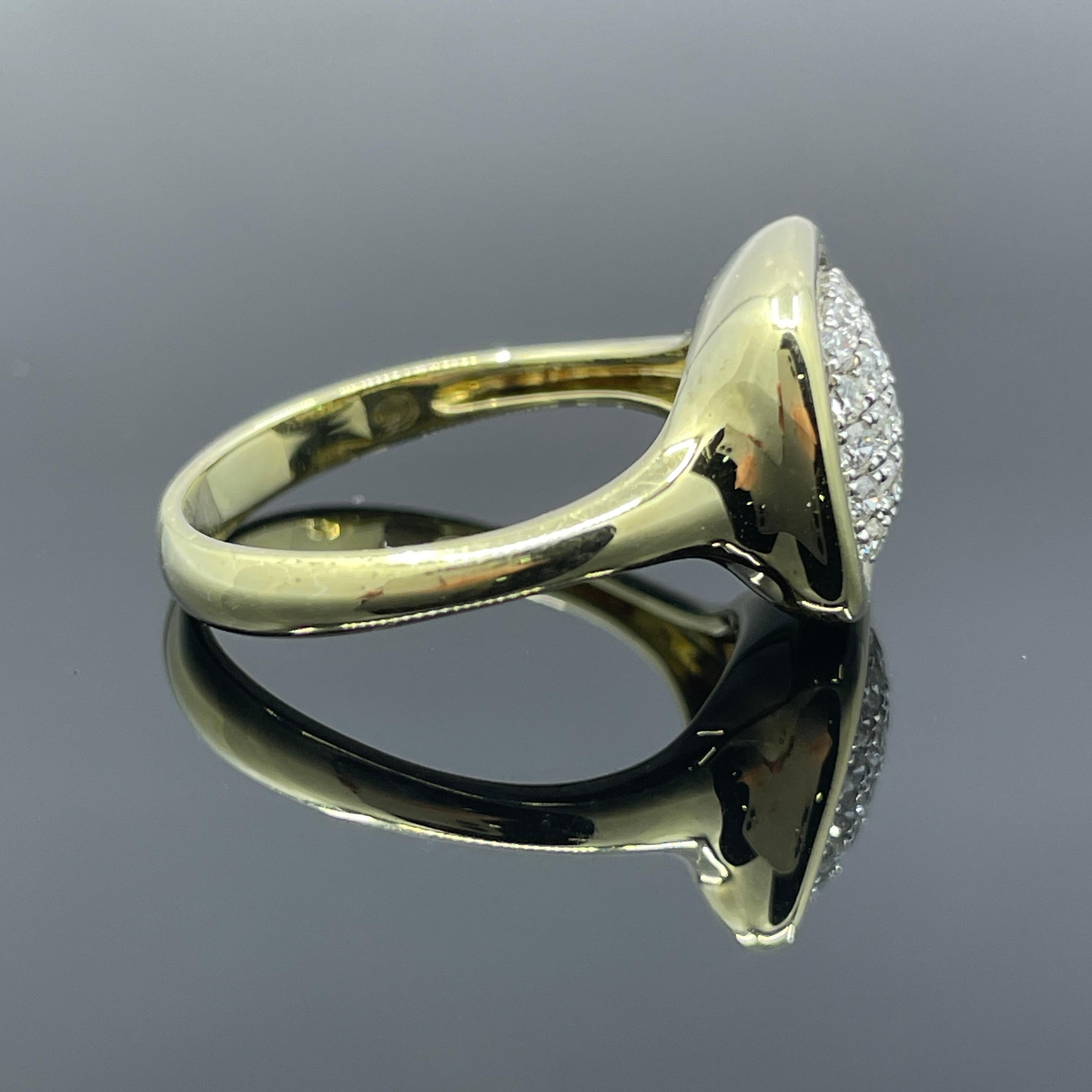 Bague de style signet en or jaune 14k avec diamants de designer en vente 1