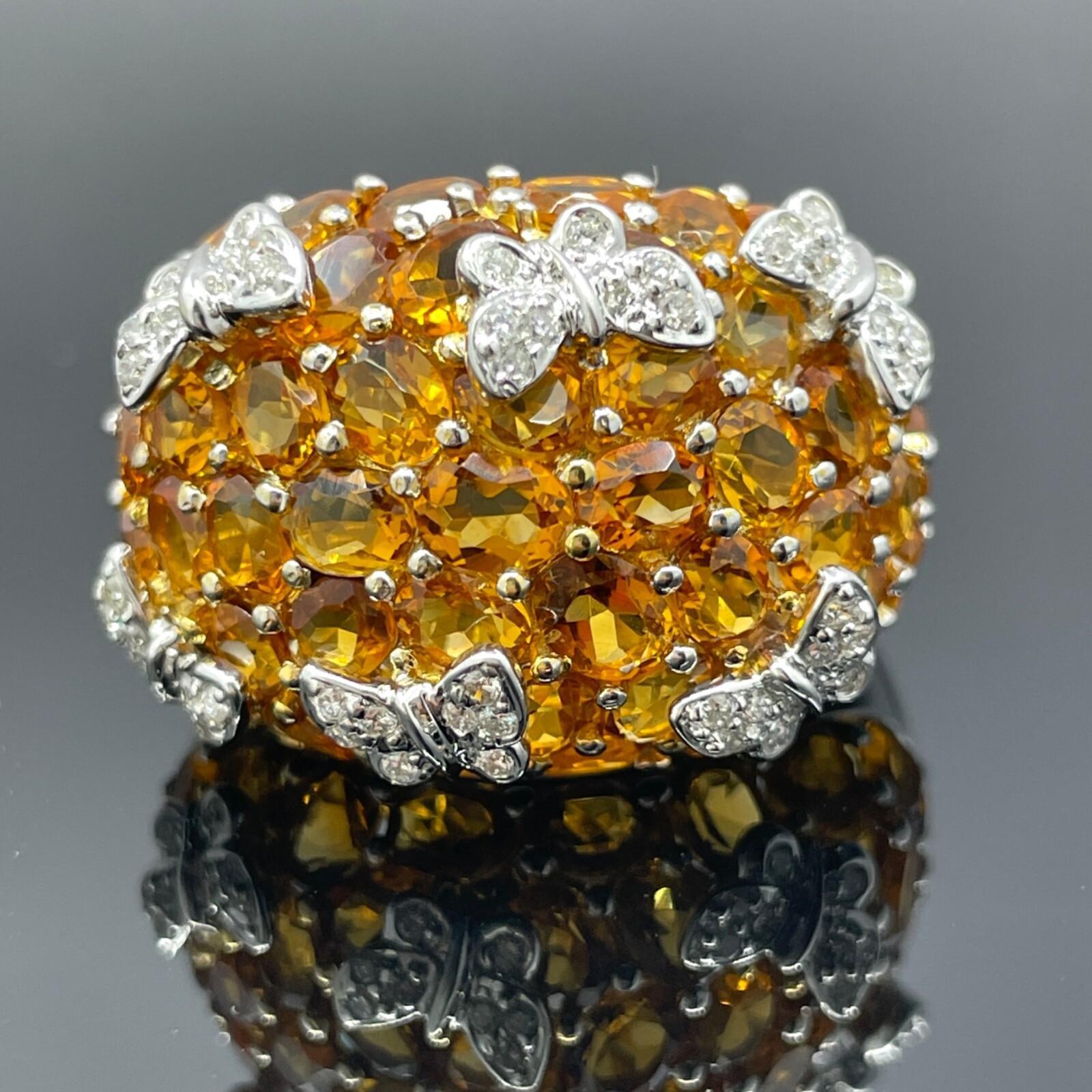 Taille ovale Bague papillon en or blanc 14k avec diamant et citrine en forme de dôme en vente