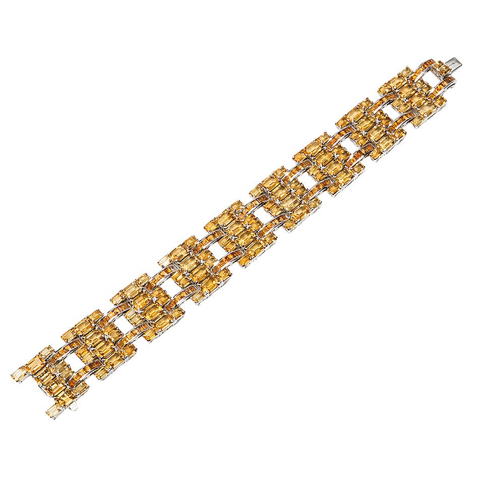 Modern Citrine Link Bracelet in White Gold For Sale