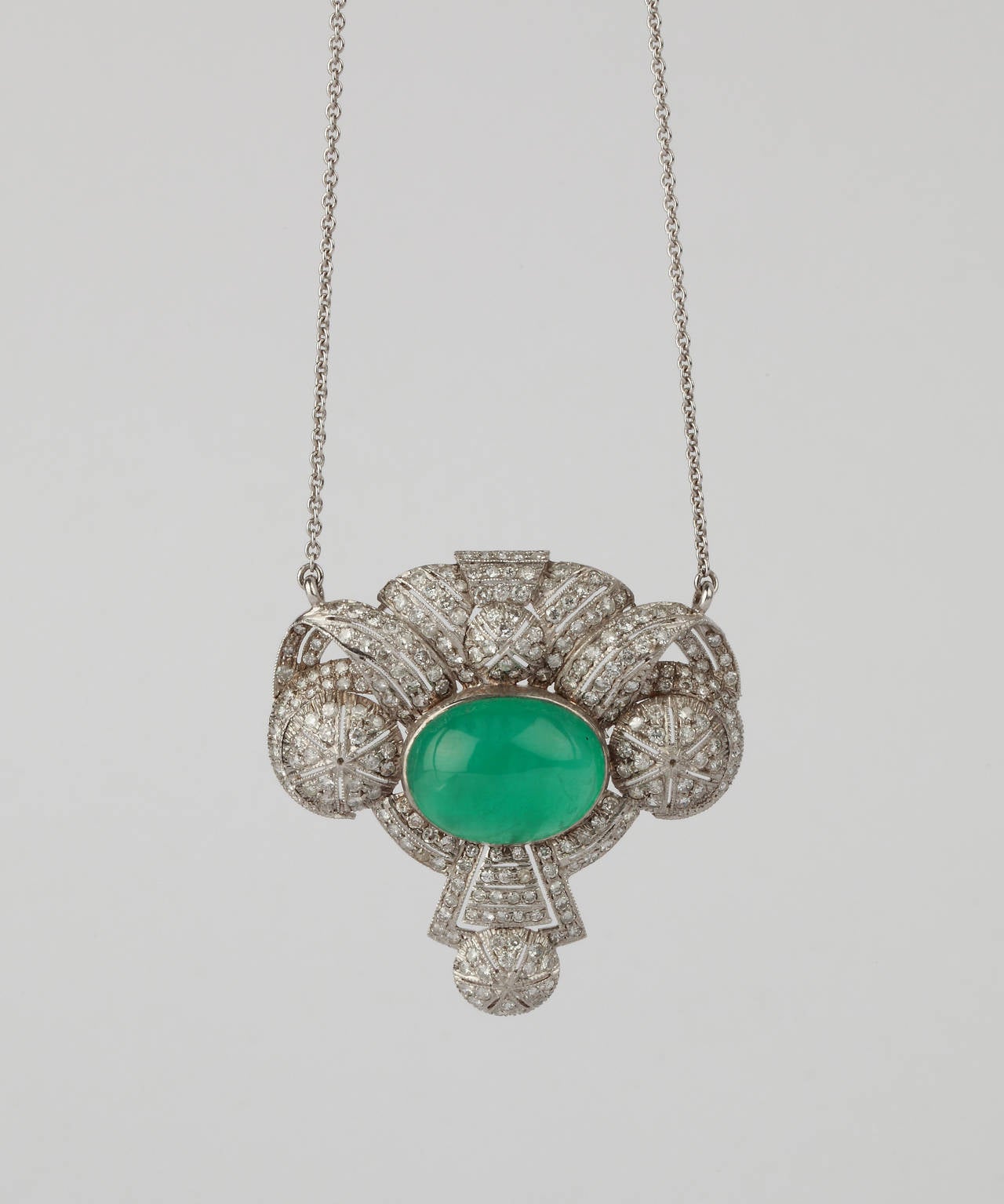 Impressive Emerald Diamond Gold Pendant In Excellent Condition In Berlin, DE