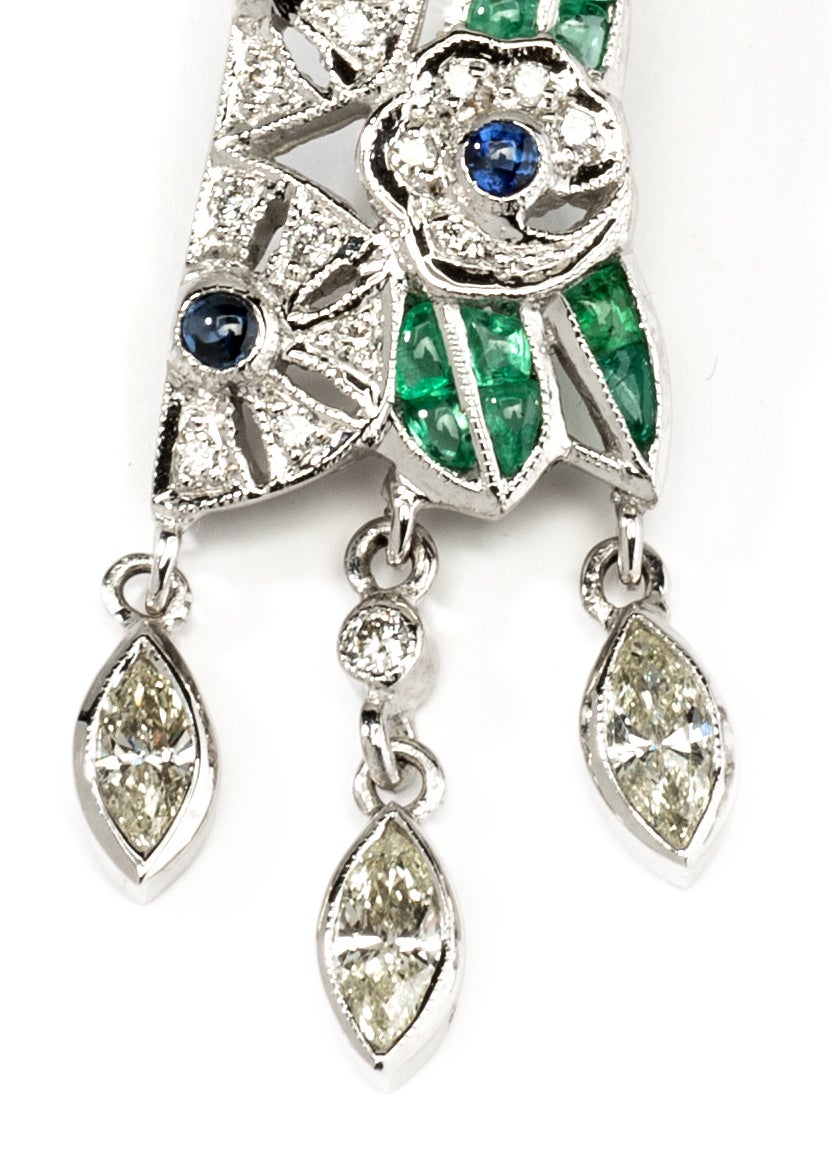 Sapphire Emerald Diamond Gold Dangle Earrings In Excellent Condition In Berlin, DE