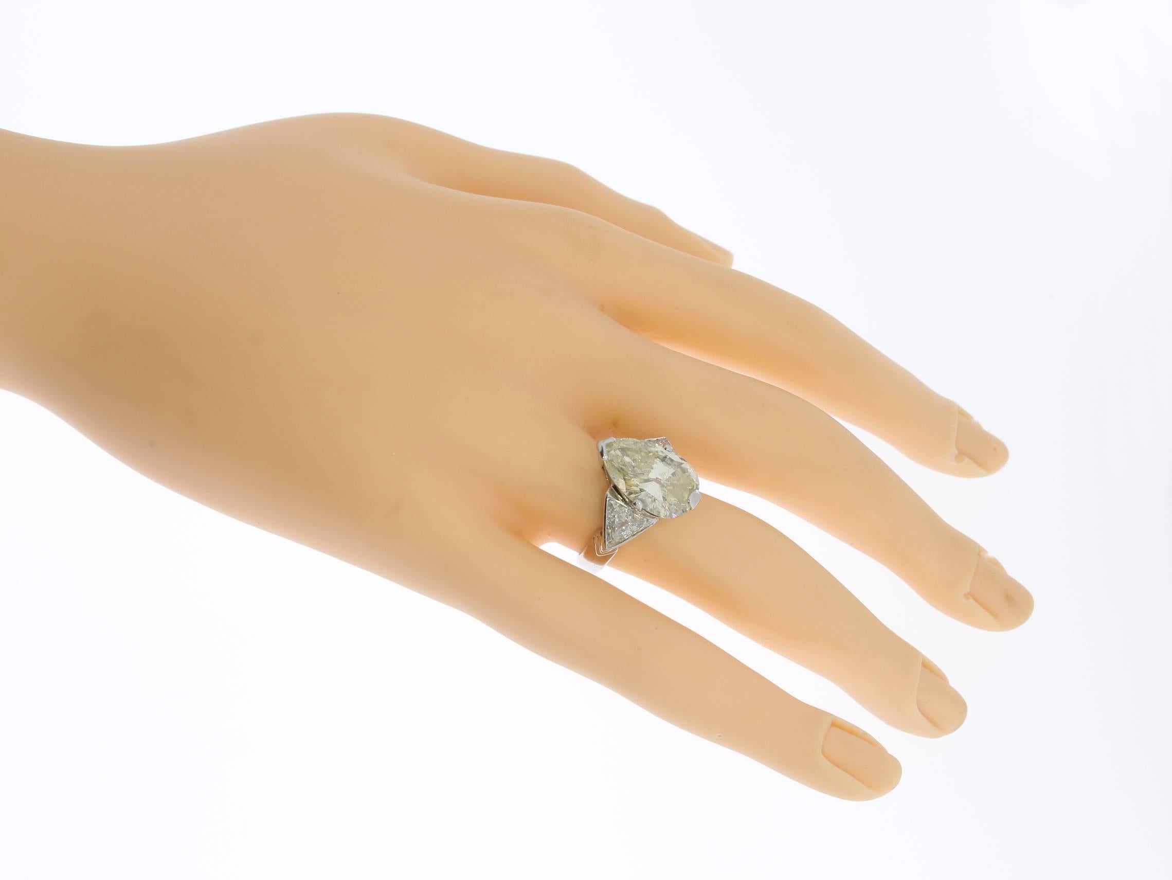 teardrop diamond engagement rings
