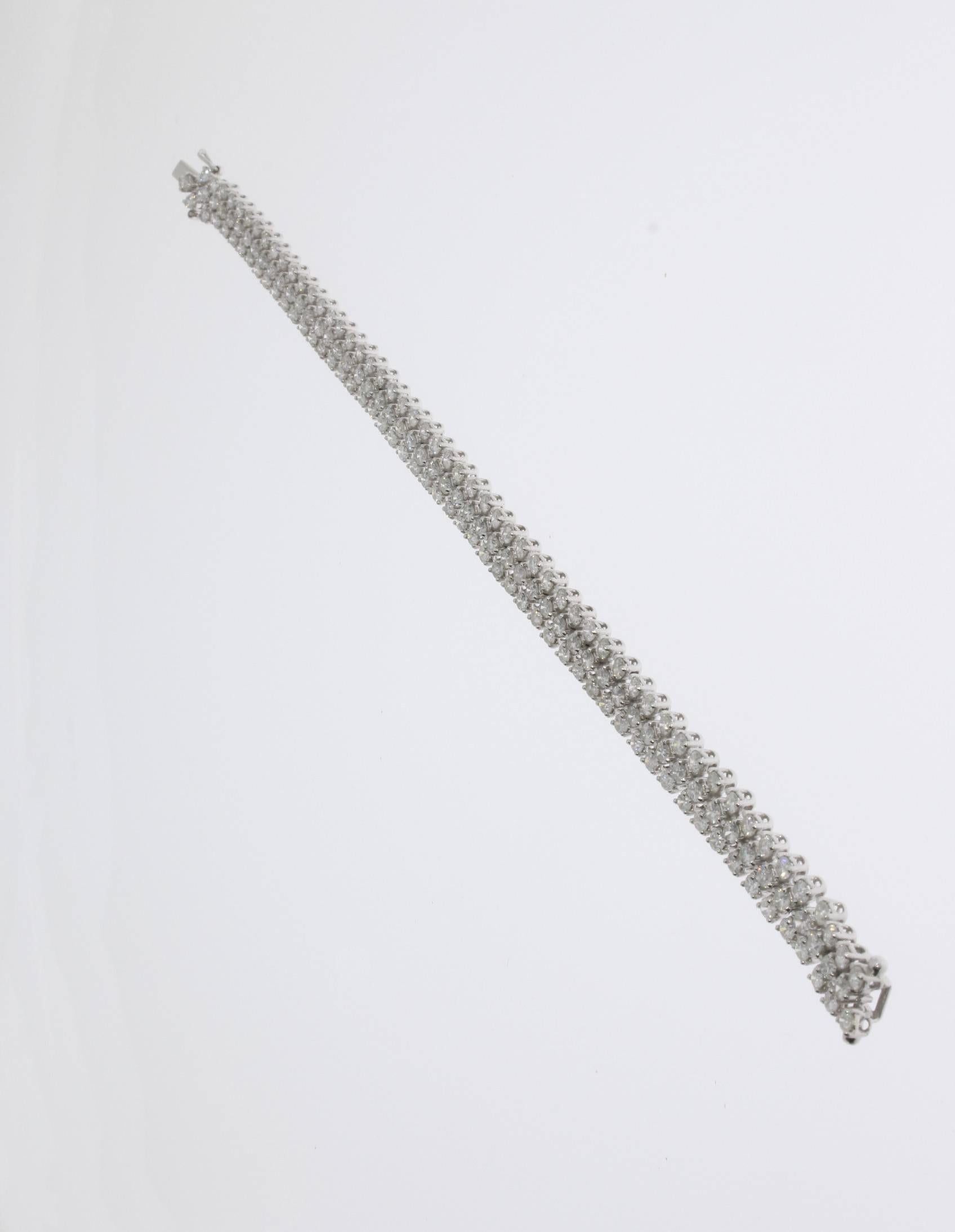 Modern 8.04 Carat Diamond White Gold Bracelet For Sale