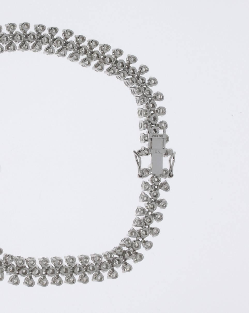 8.04 Carat Diamond White Gold Bracelet In Excellent Condition For Sale In Berlin, DE