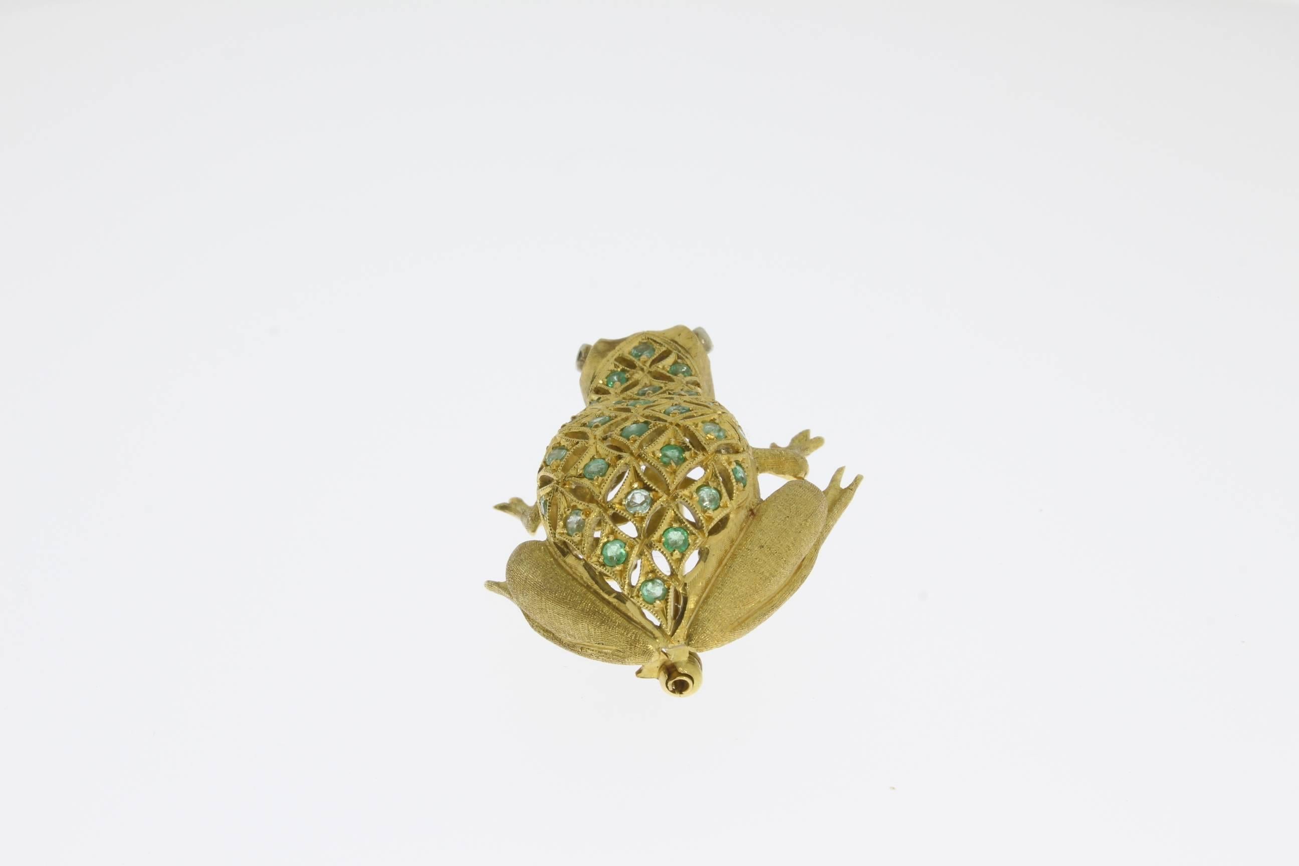 Brilliant Cut Emerald Diamond Gold Frog Brooch For Sale