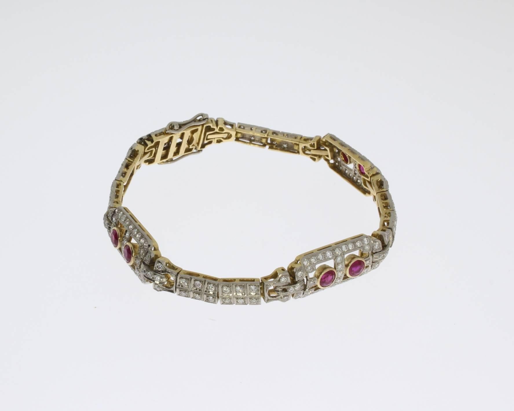 Zweifarbiges Goldarmband mit Rubin und Diamant im Zustand „Gut“ im Angebot in Berlin, DE