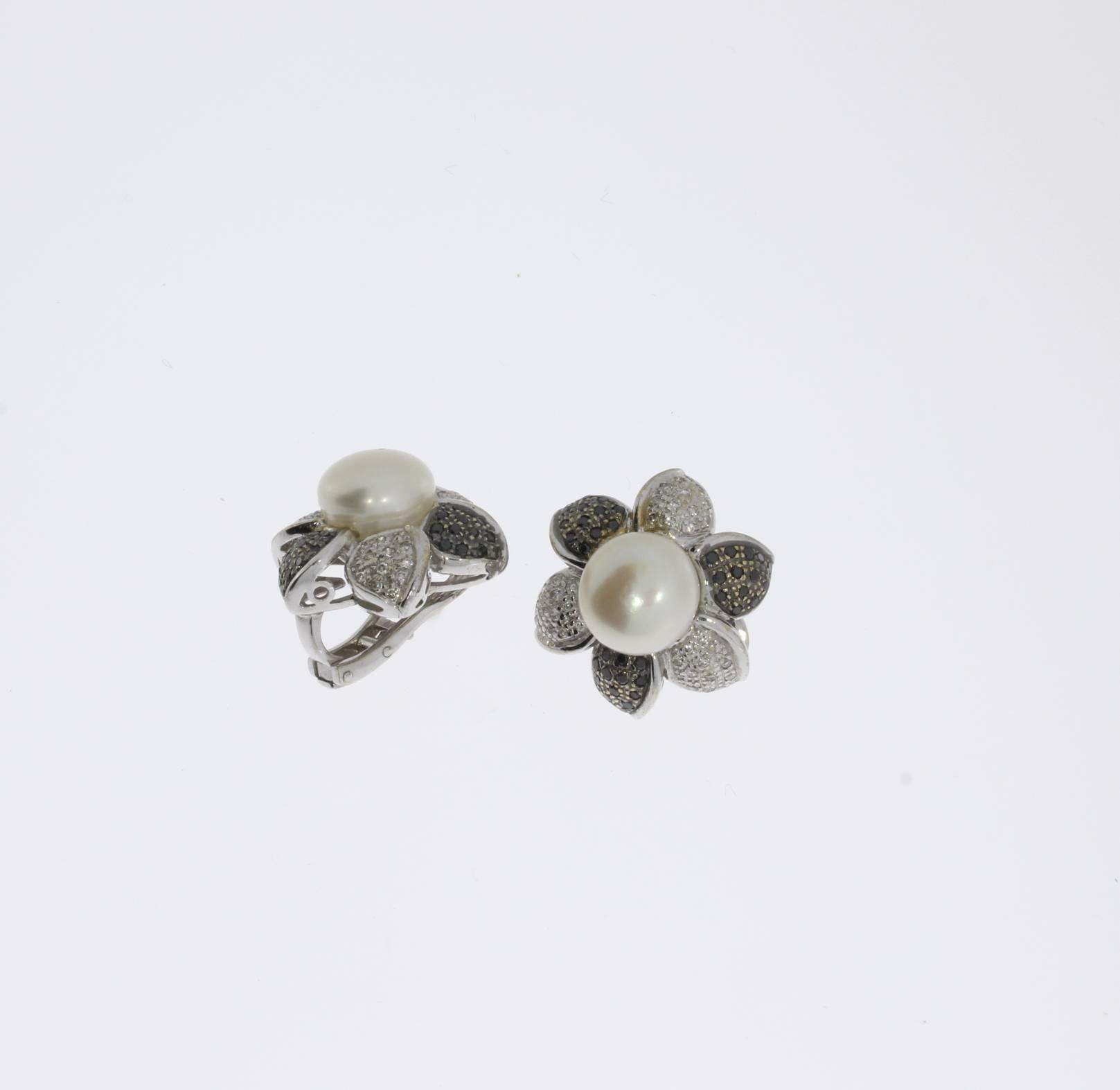 flower shaped pearl earrings