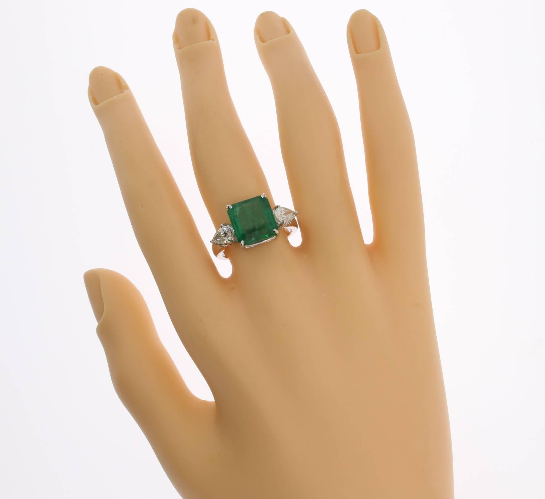 Modern Emerald Diamond White Gold Ring 3