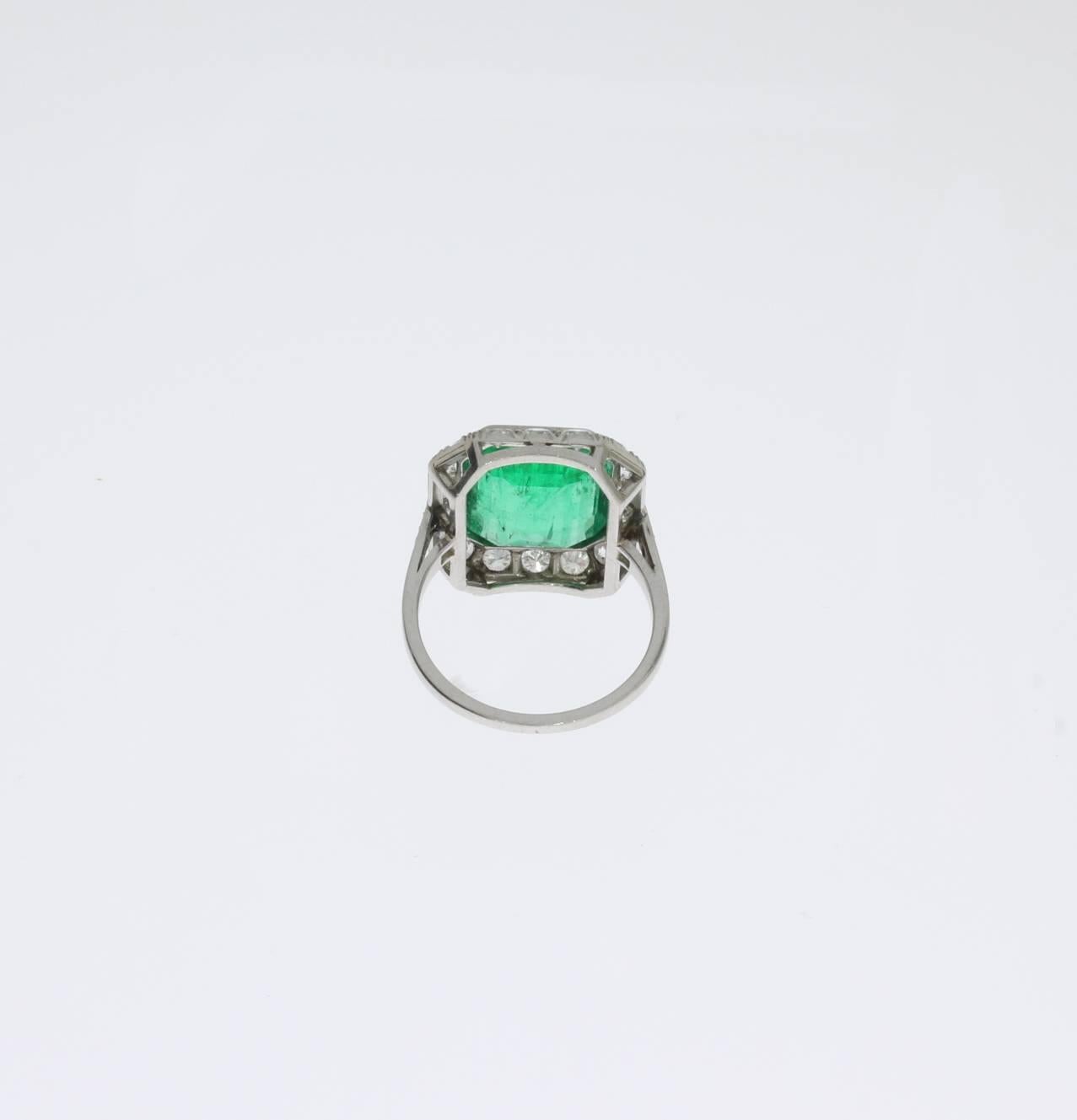 Women's Art Deco Central 4.76 Carat Emerald Diamond Platinum Ring For Sale