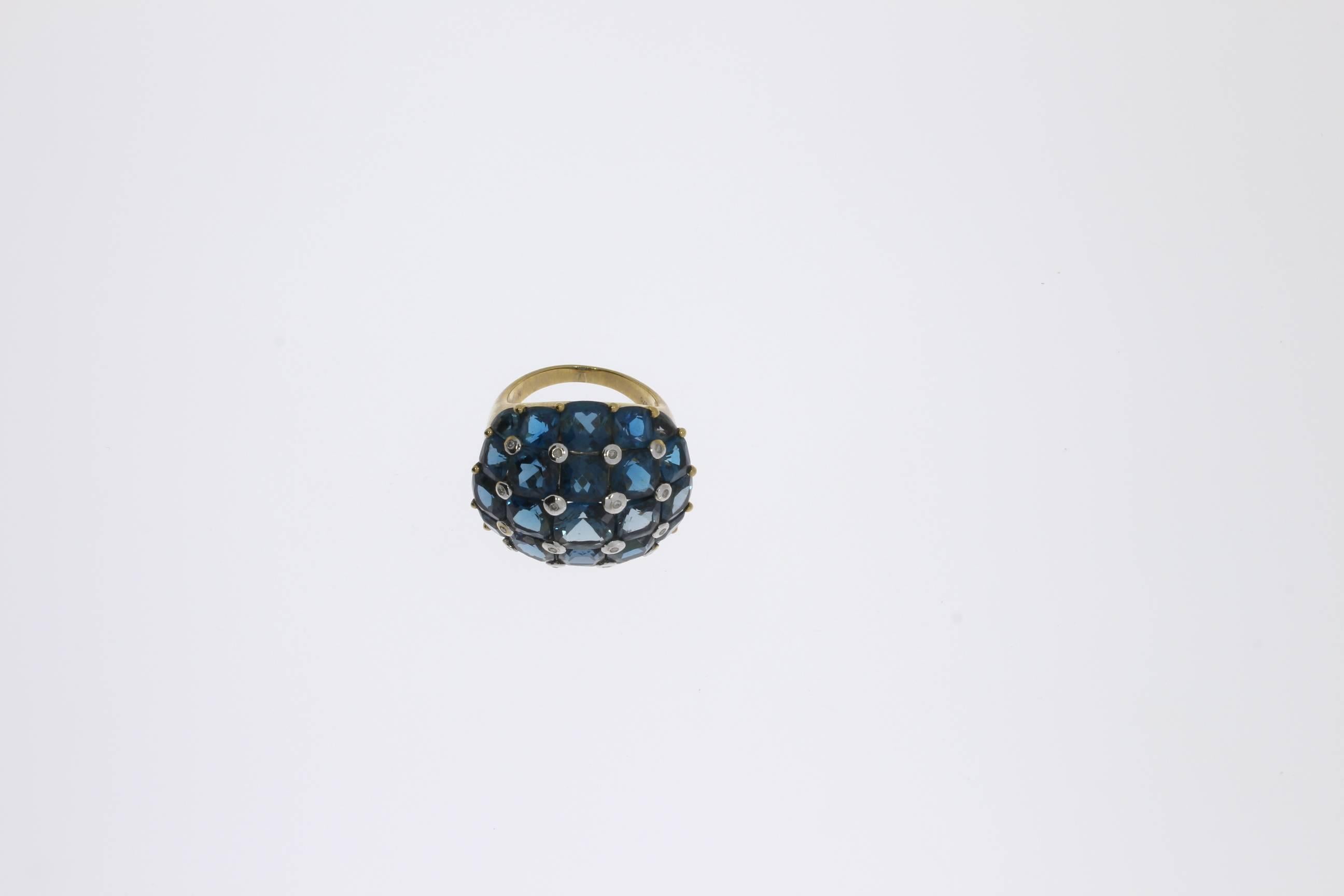 Blue Topaz Gold Dome Ring In Excellent Condition For Sale In Berlin, DE