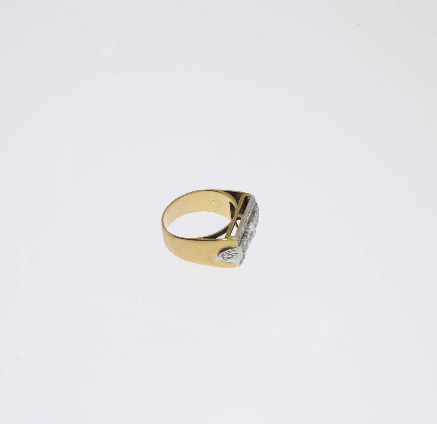 Art Deco Diamond 18 Carat Gold Ring In Excellent Condition For Sale In Berlin, DE