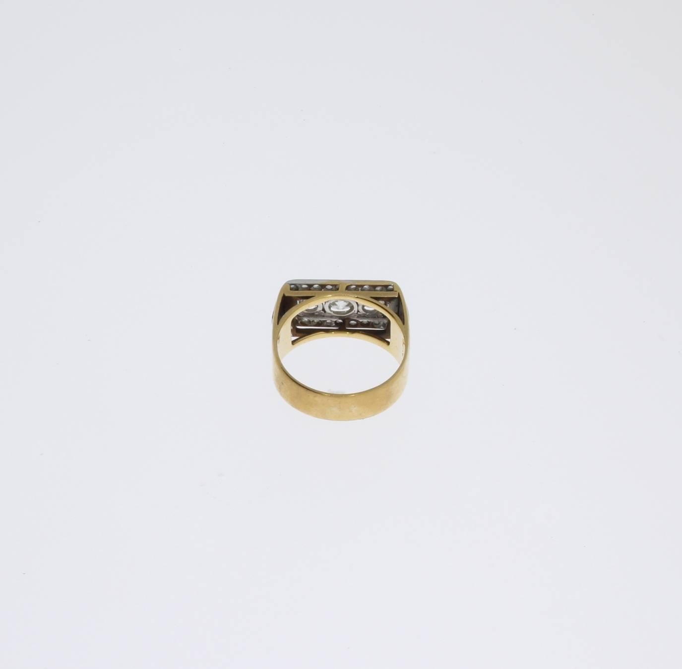 Women's Art Deco Diamond 18 Carat Gold Ring For Sale