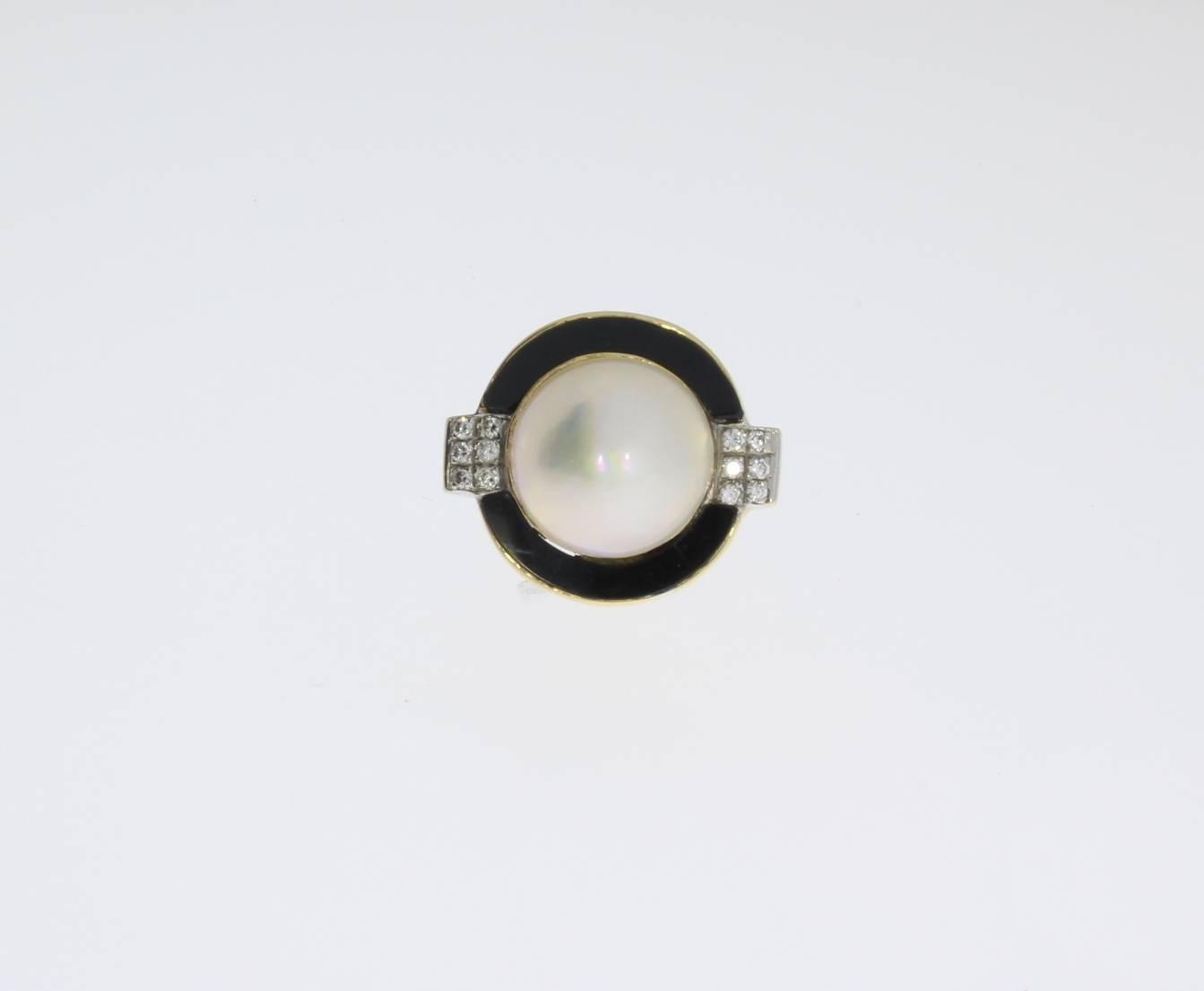 Mabé Pearl Onyx Diamonds Gold Ring In Good Condition In Berlin, DE