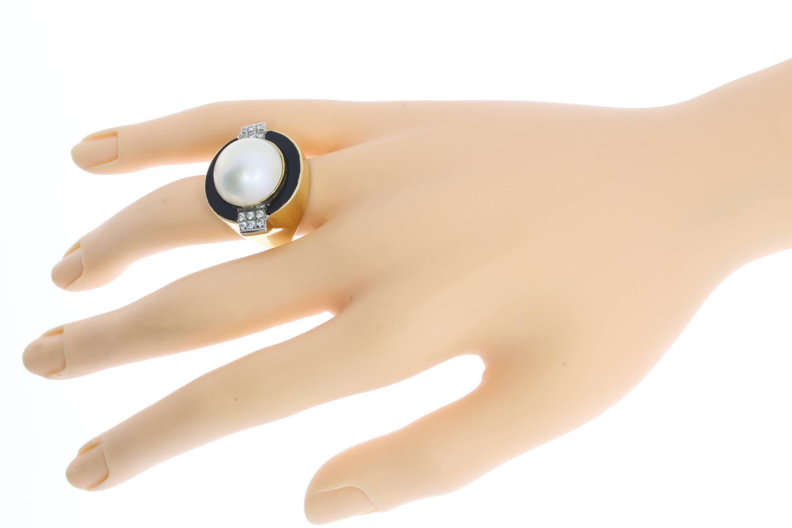Mabé Pearl Onyx Diamonds Gold Ring 4