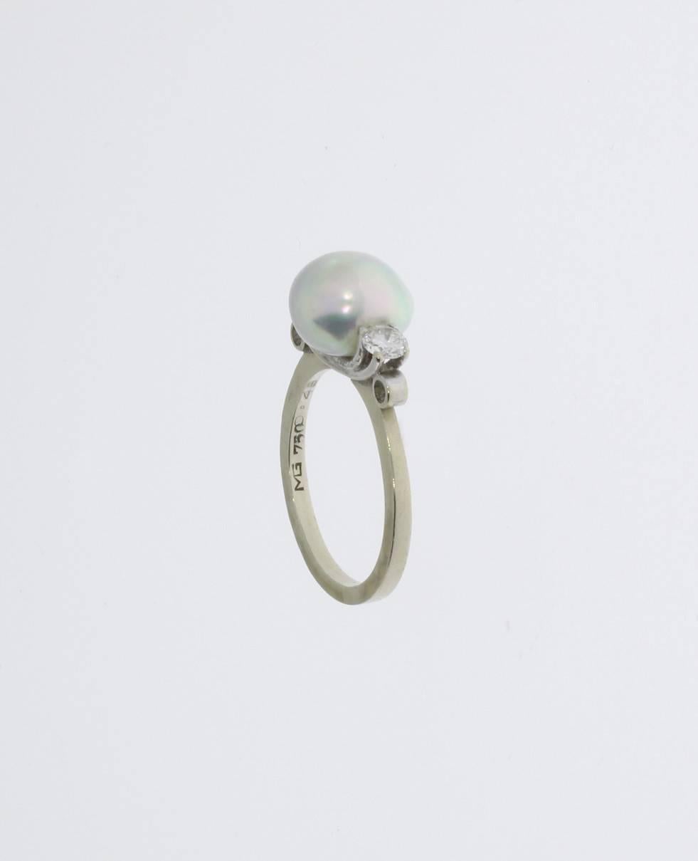 Brilliant Cut Baroque Oriental Pearl Gold Ring with 2 Diamonds