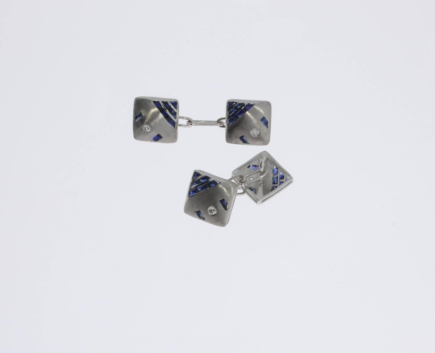 Double-Sided Gold Cufflinks with Sapphires and Diamonds In Excellent Condition For Sale In Berlin, DE