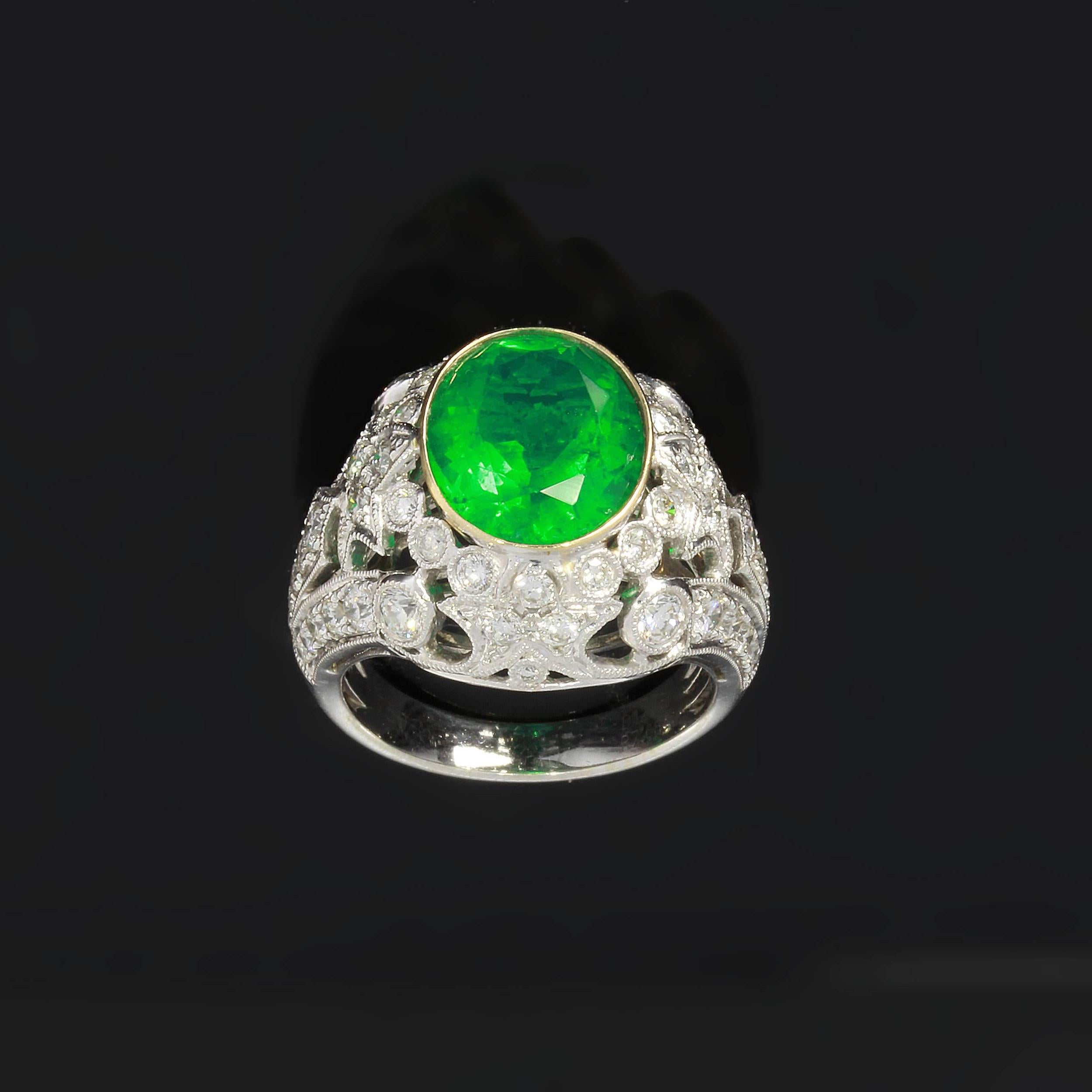 Women's Brazilian Emerald Diamonds Gold Cluster Ring For Sale