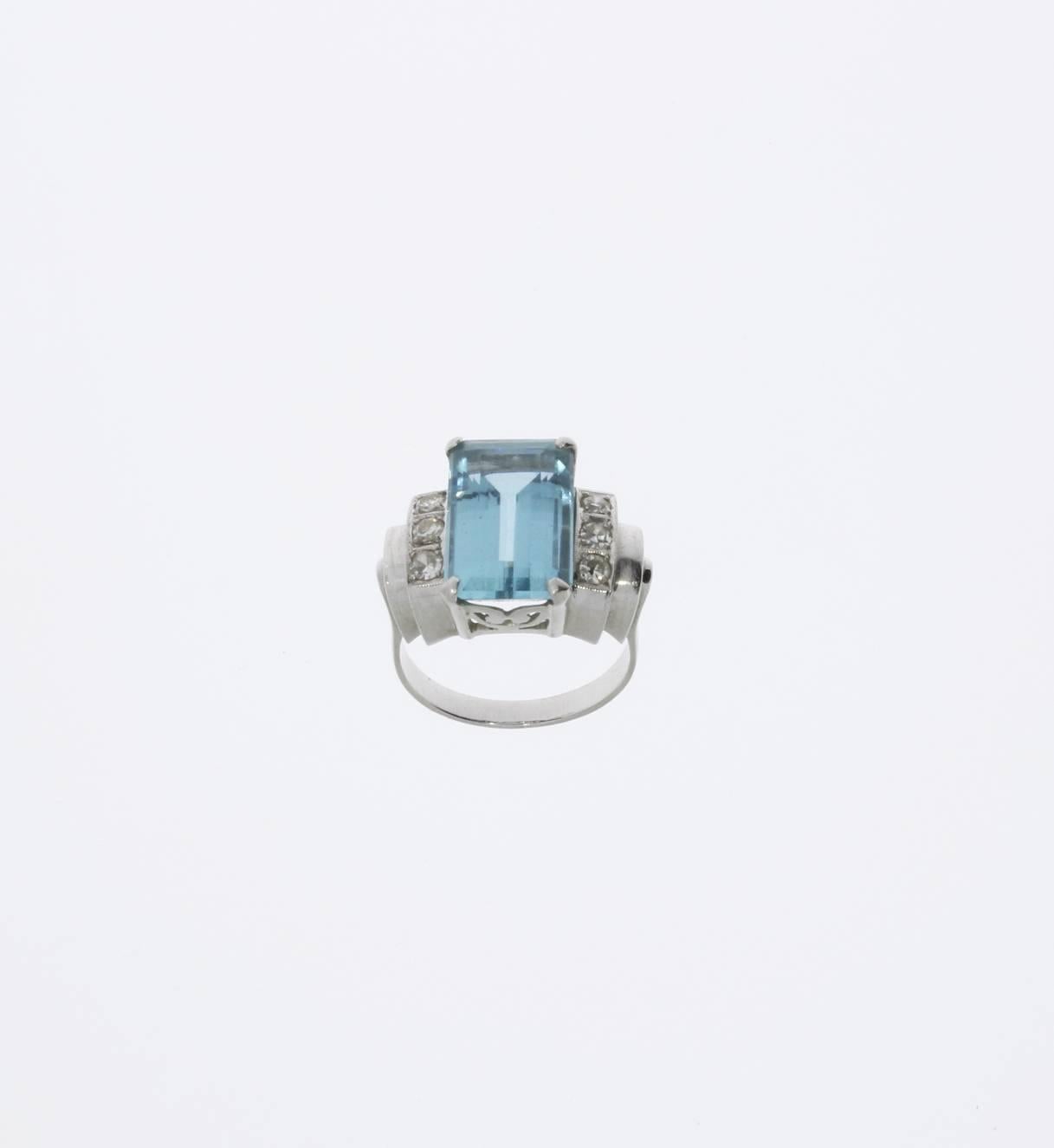 1930 Art Deco Aquamarine Diamond Platinum Ring In Excellent Condition In Berlin, DE