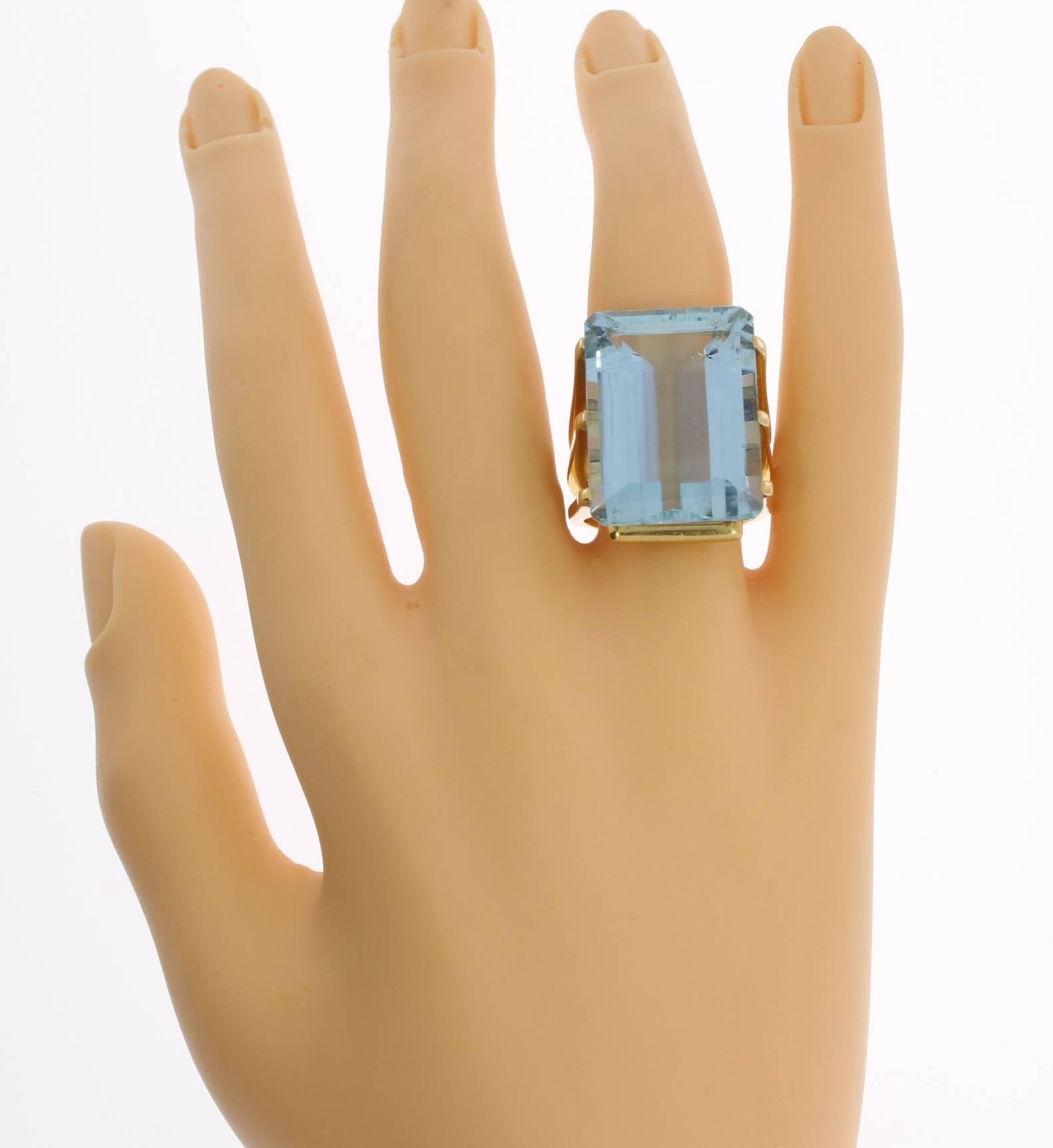 Large Aquamarine Yellow Gold Ring 6