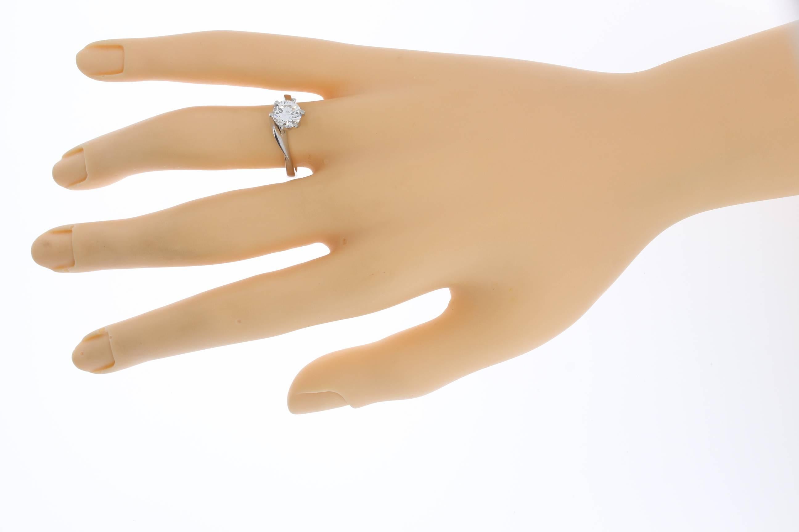 Solitaire Engagement Gold Ring For Sale 2