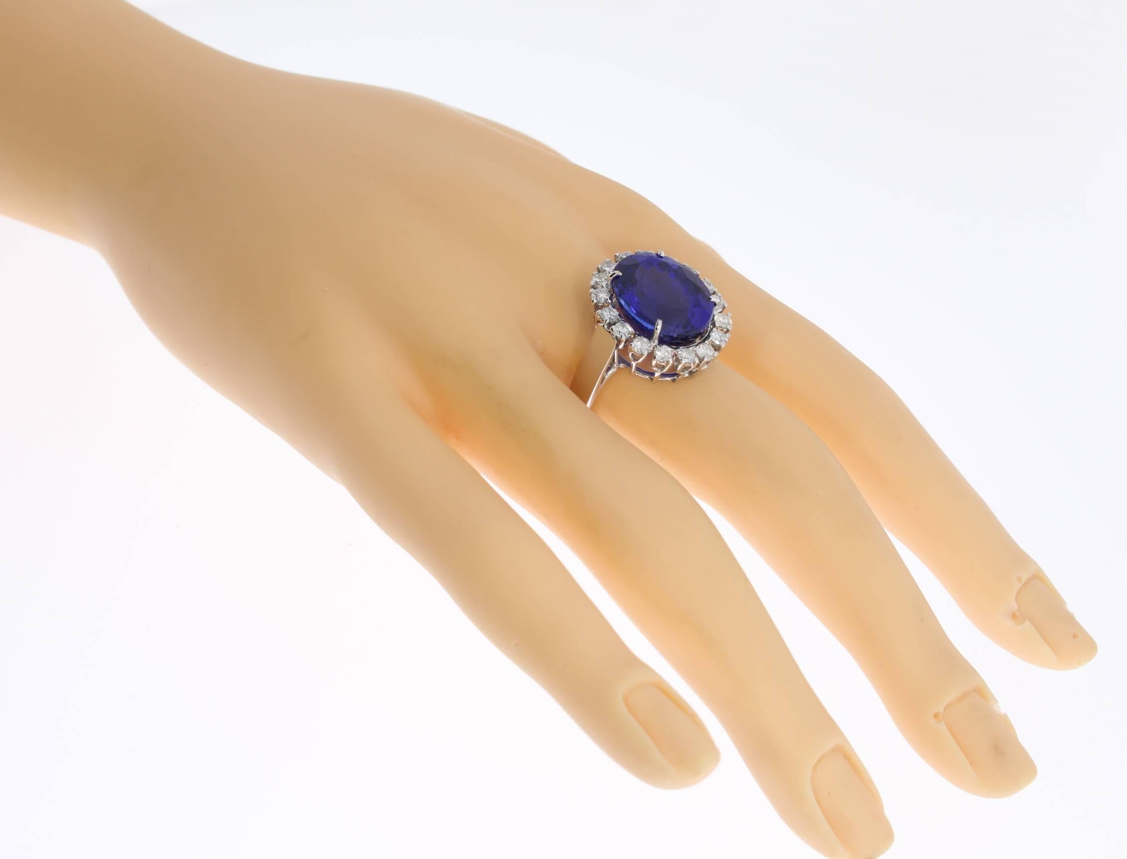 Women's Tanzanite Diamond 14 Karat White Gold Ring For Sale