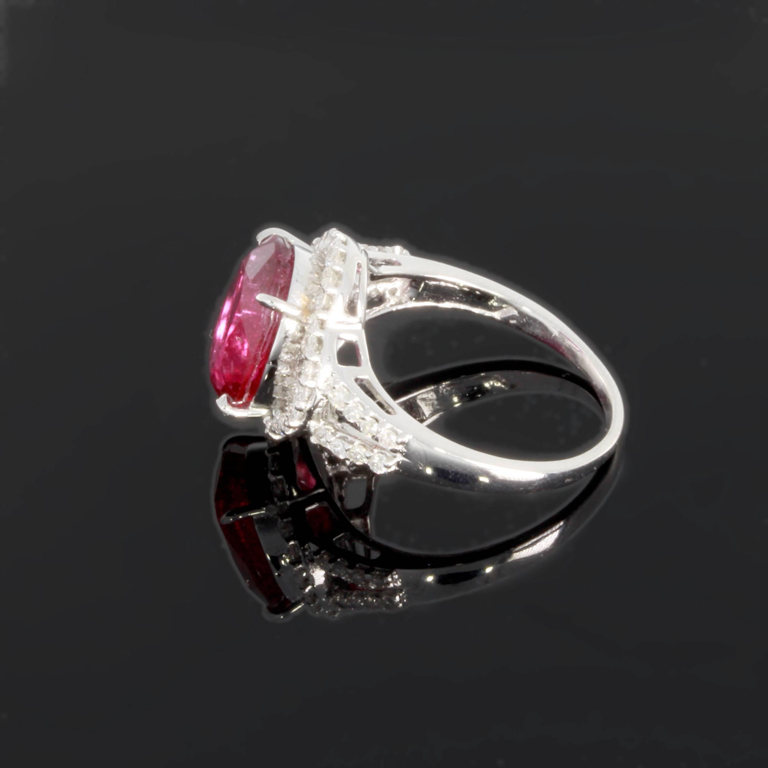 Bague grappe en or sertie de tourmalines et de diamants Excellent état - En vente à Berlin, DE