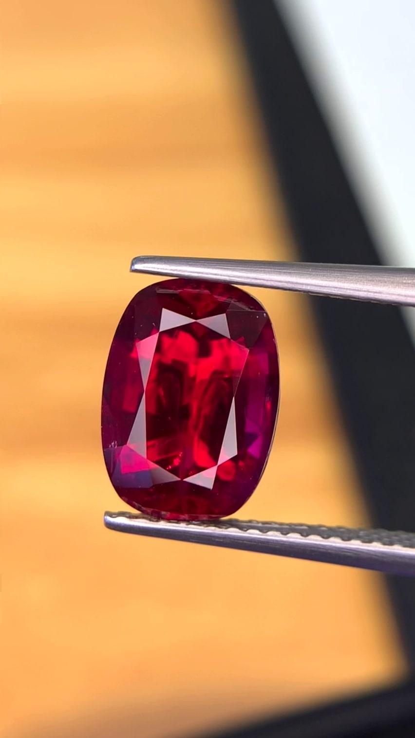 Gübelin Certified 3.62 ct Ruby - Note exceptionnelle de 90.8 en vente 6