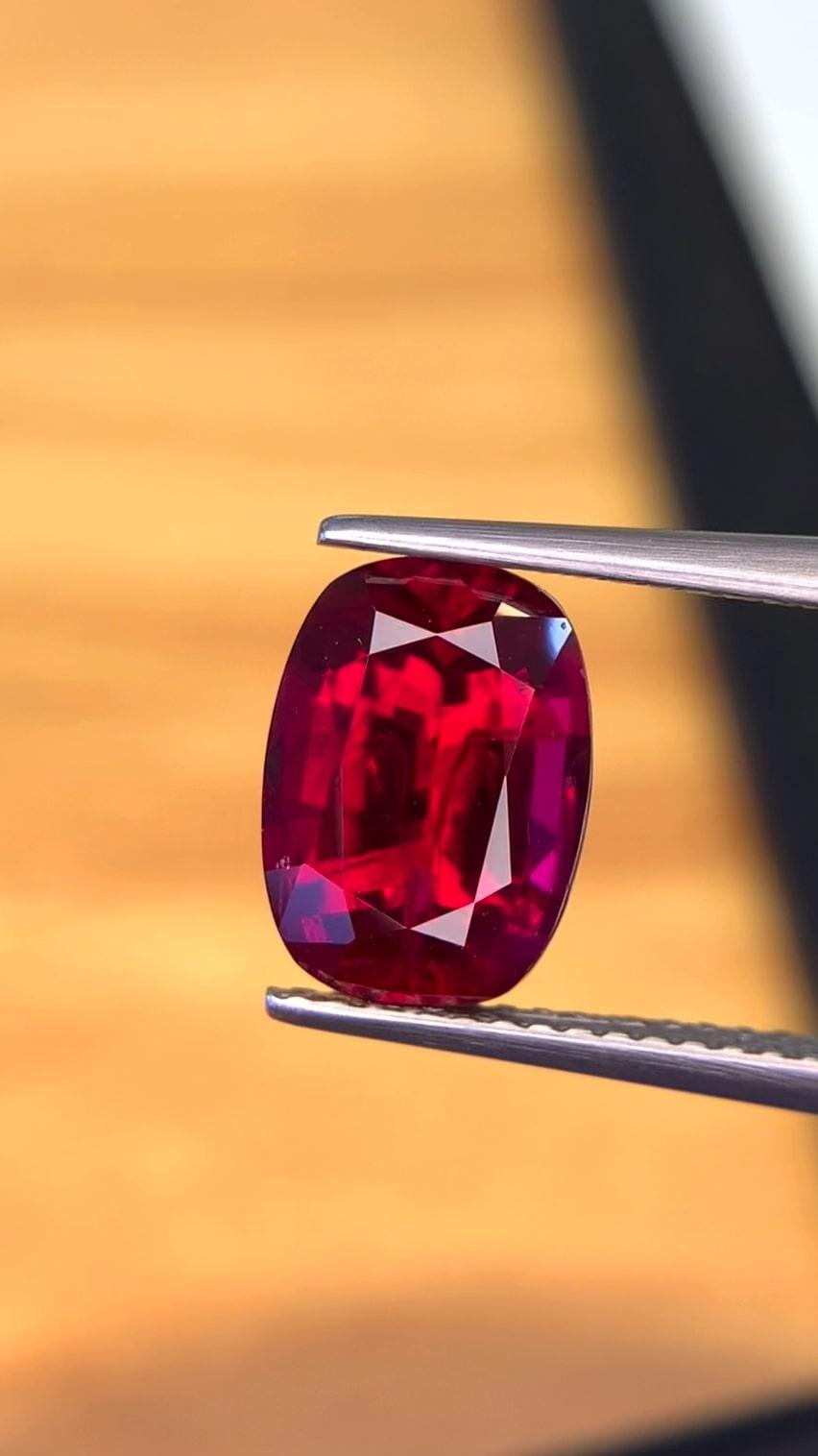 Gübelin Certified 3.62 ct Ruby - Note exceptionnelle de 90.8 en vente 8
