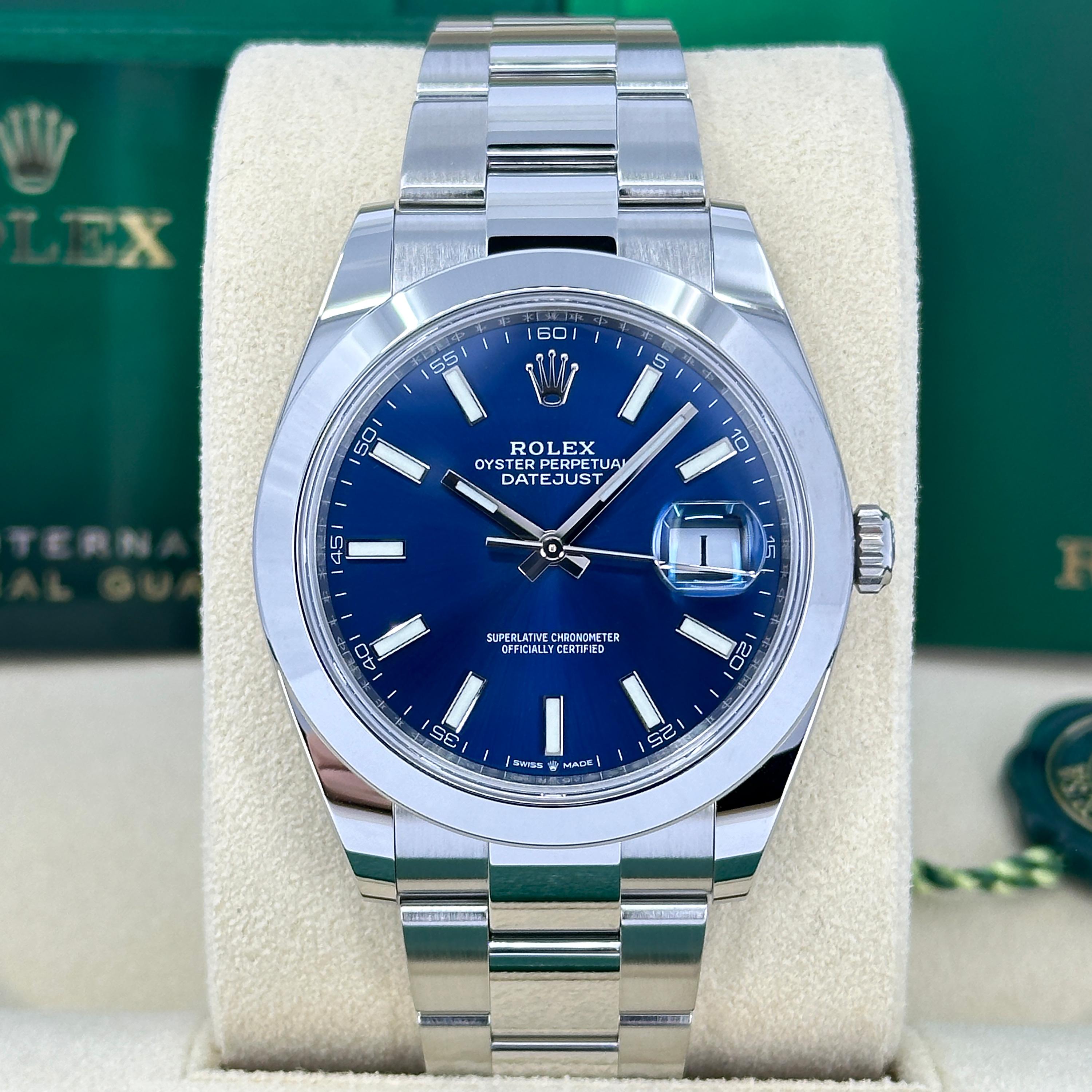 Ungetragene Rolex Datejust 41 Blau Oyster Reference# 126300, Komplettset, 2025 im Zustand „Neu“ im Angebot in New York, NY