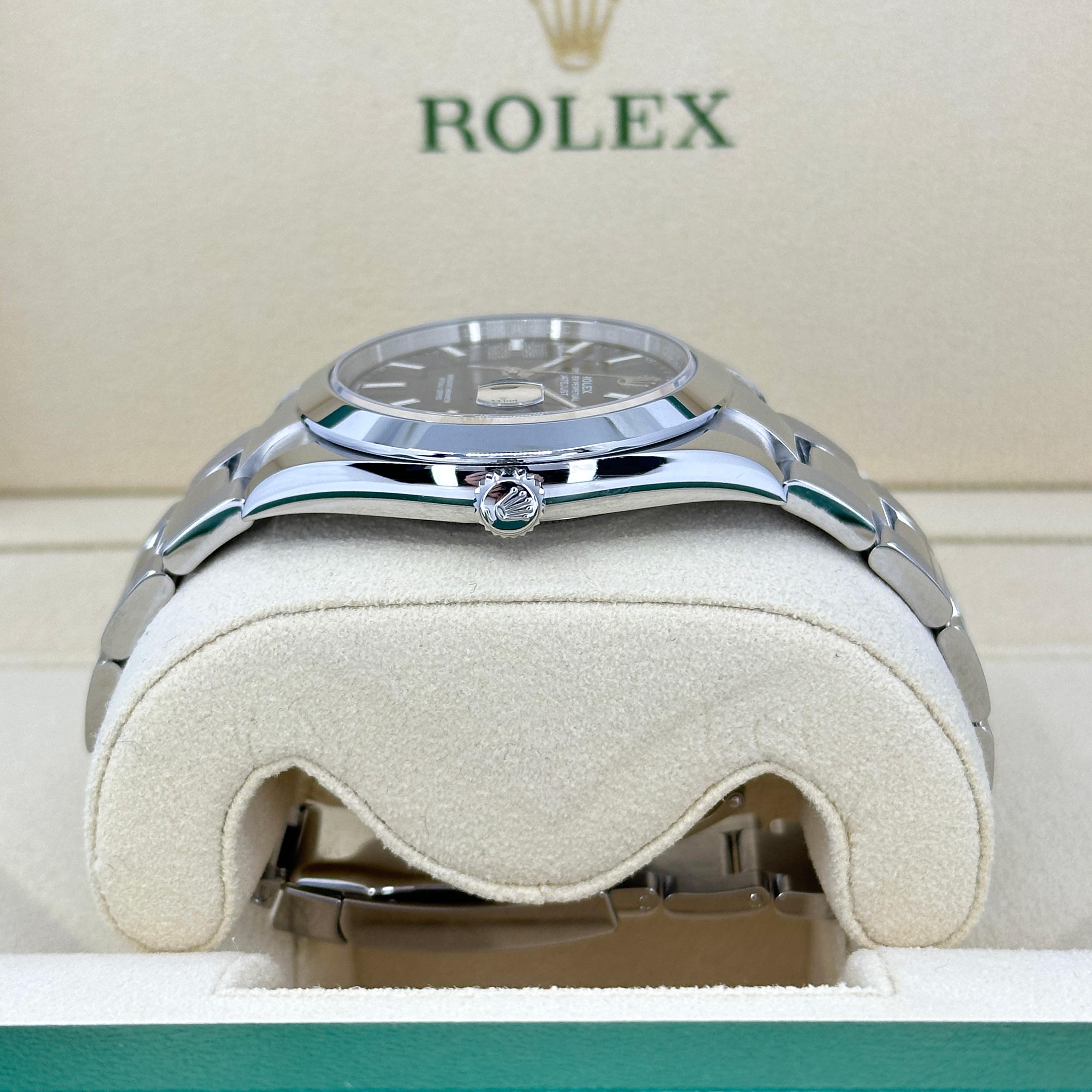 Ungetragene Rolex Datejust 41 Blau Oyster Reference# 126300, Komplettset, 2025 im Angebot 3